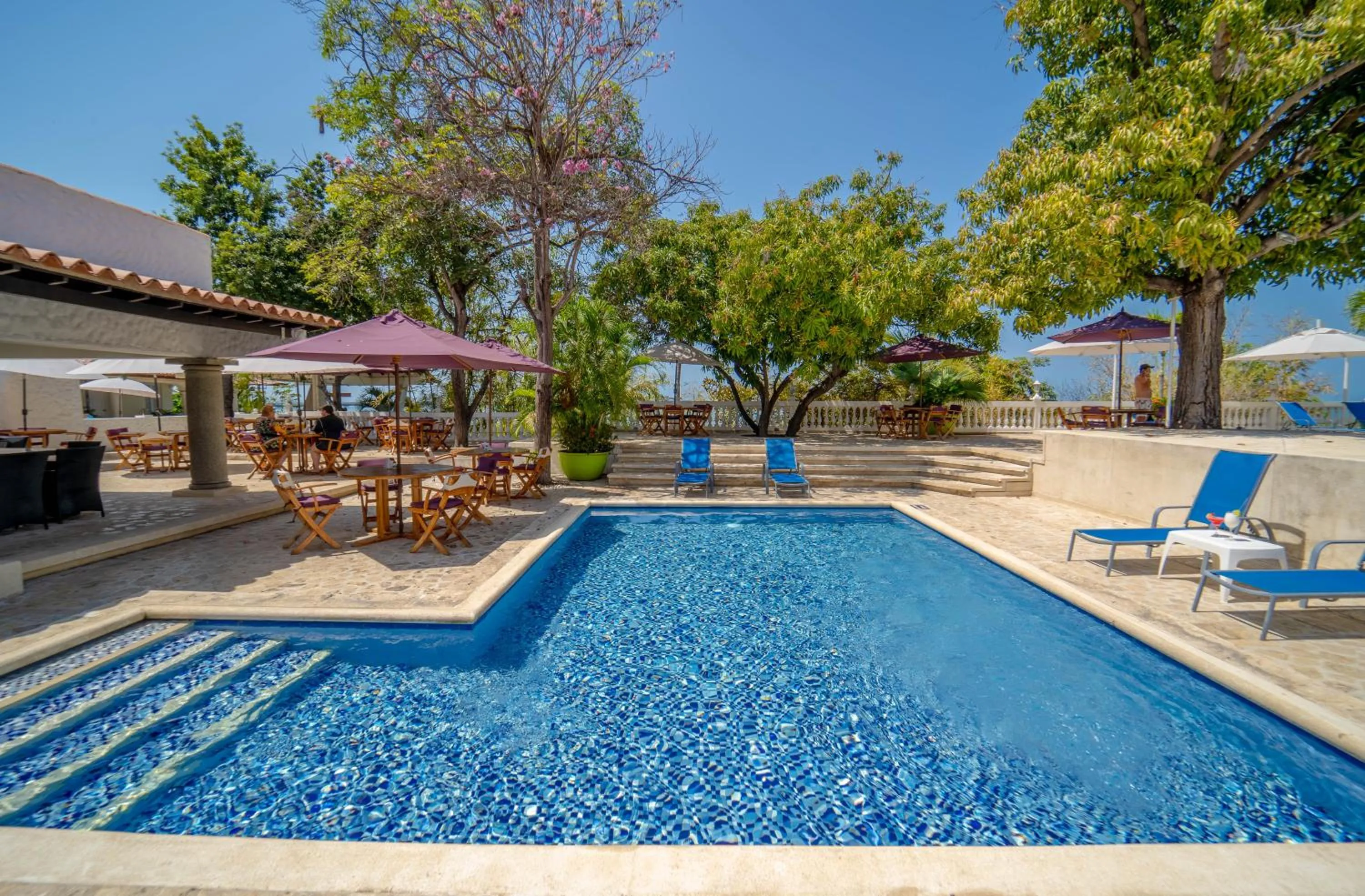 Swimming pool in Santorini Casablanca