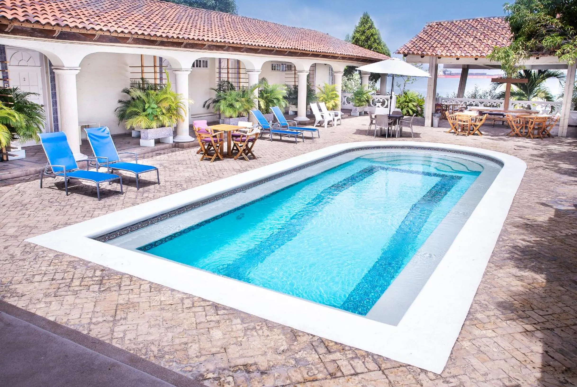 Swimming pool in Santorini Casablanca
