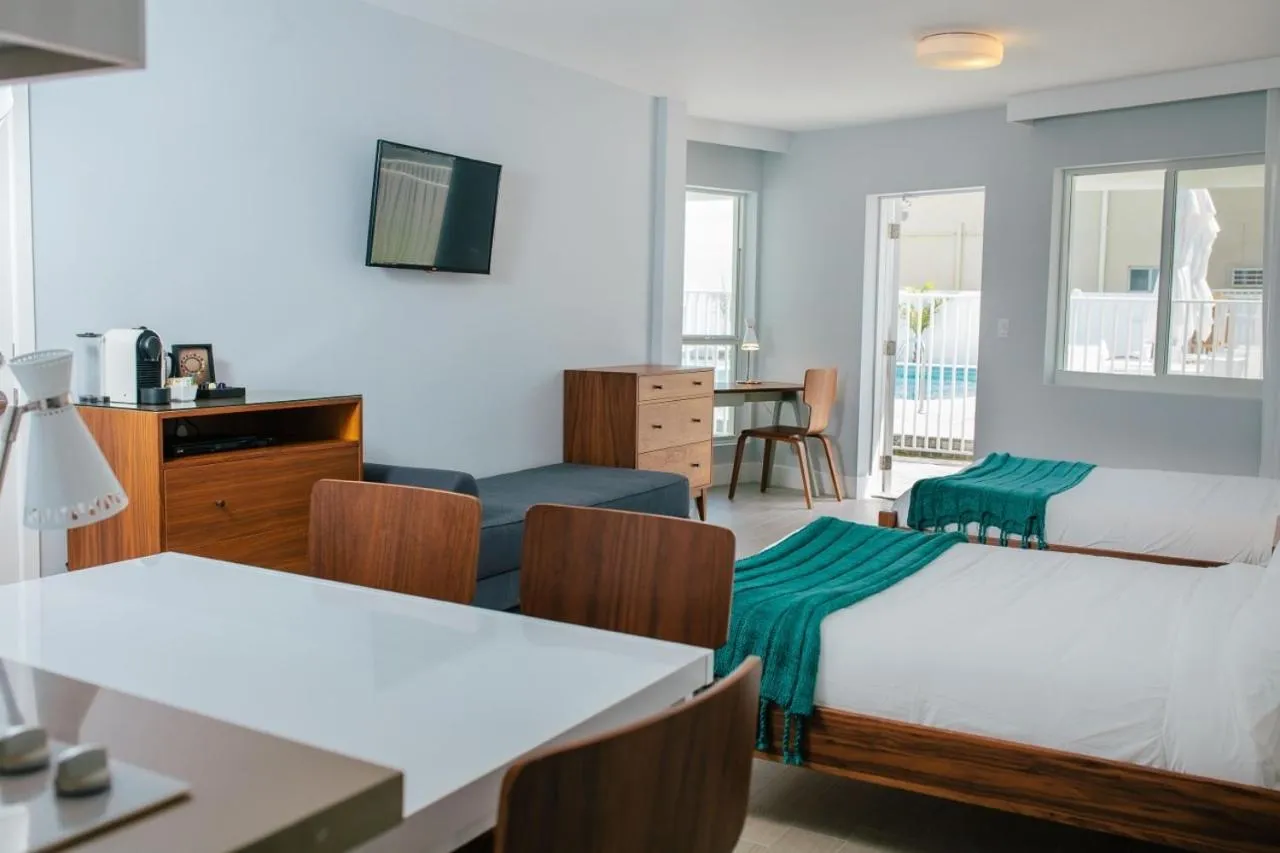 Bedroom, Bed in Tides Inn Hotel