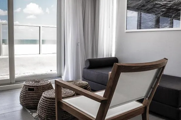 Decorative detail in Tides Inn Hotel