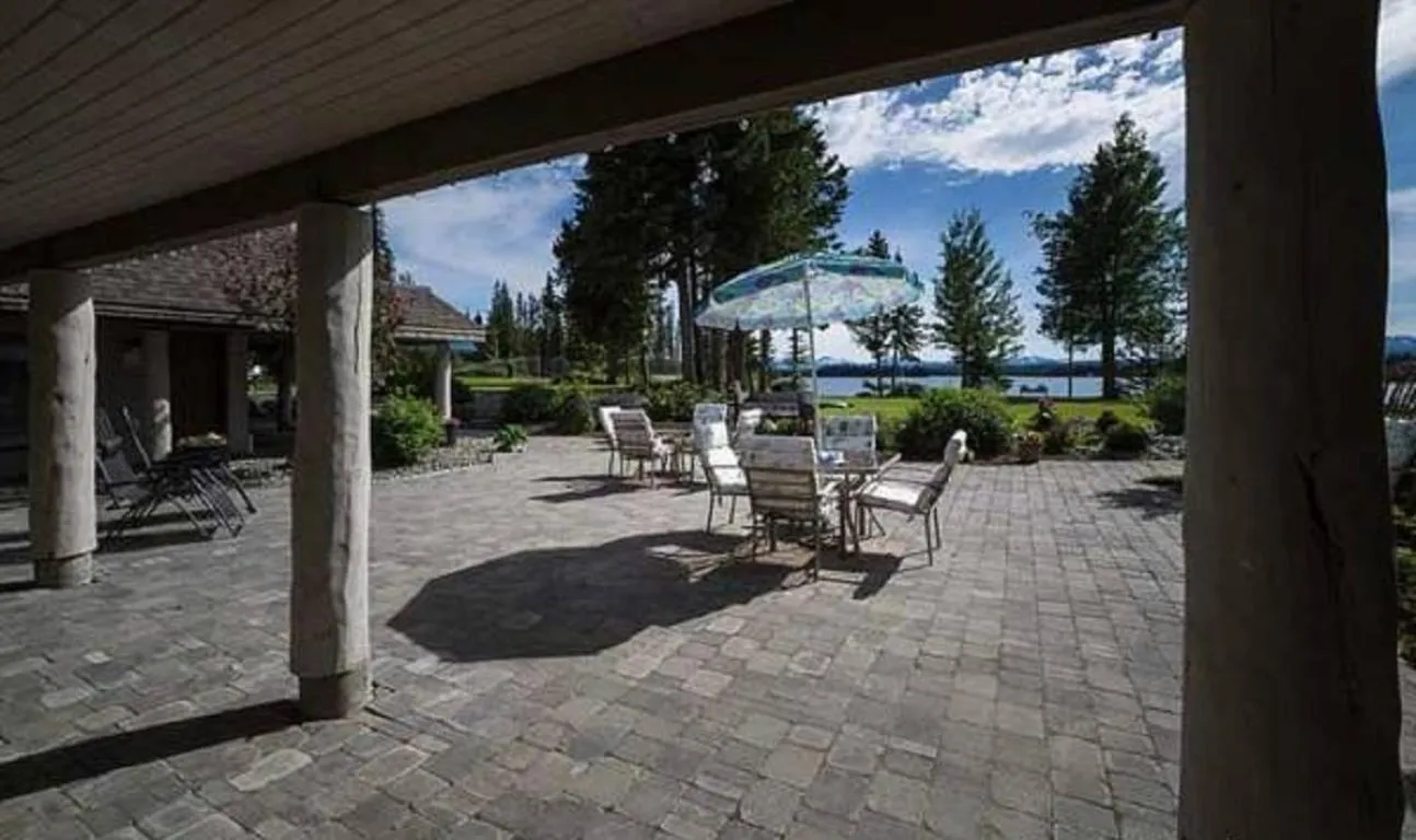 Patio in Retreat Wilderness Inn