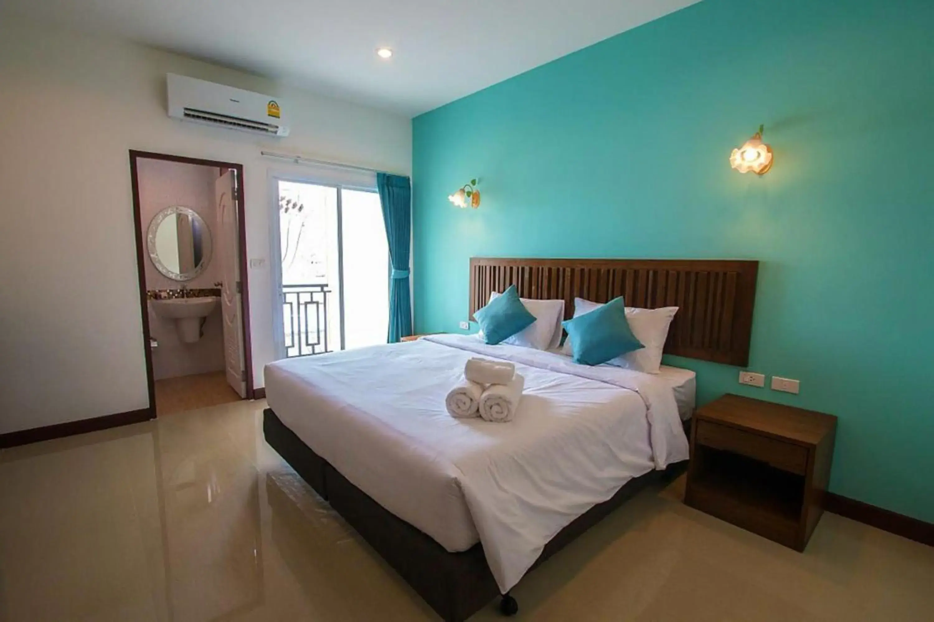 Deluxe Double Room in BS Airport at Phuket Deluxe Double Room in BS Airport at Phuket