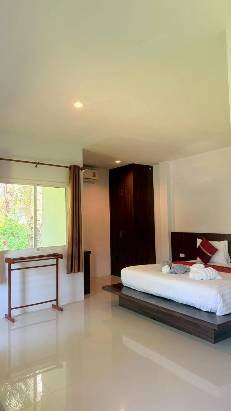 Bed in Lanta Lapaya Resort