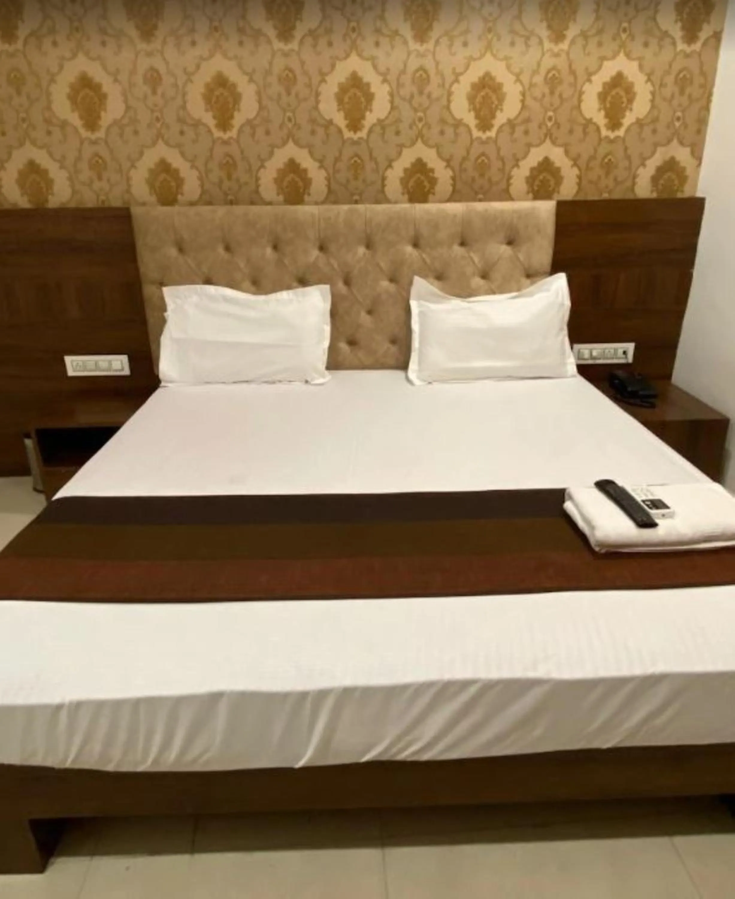 Bed in Hotel J-K Residency Amritsar