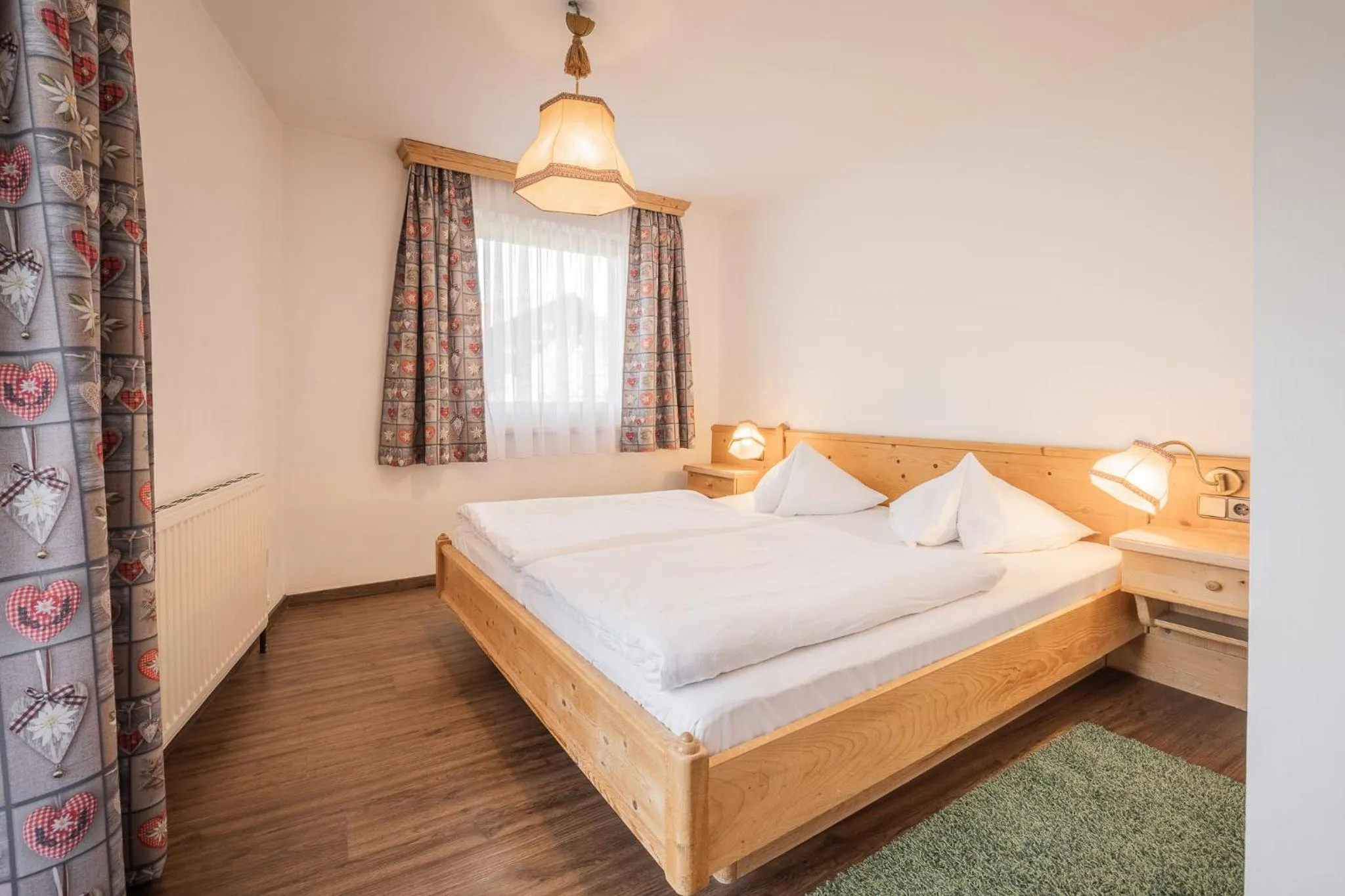 Staff, Bed in Batzenhäusl