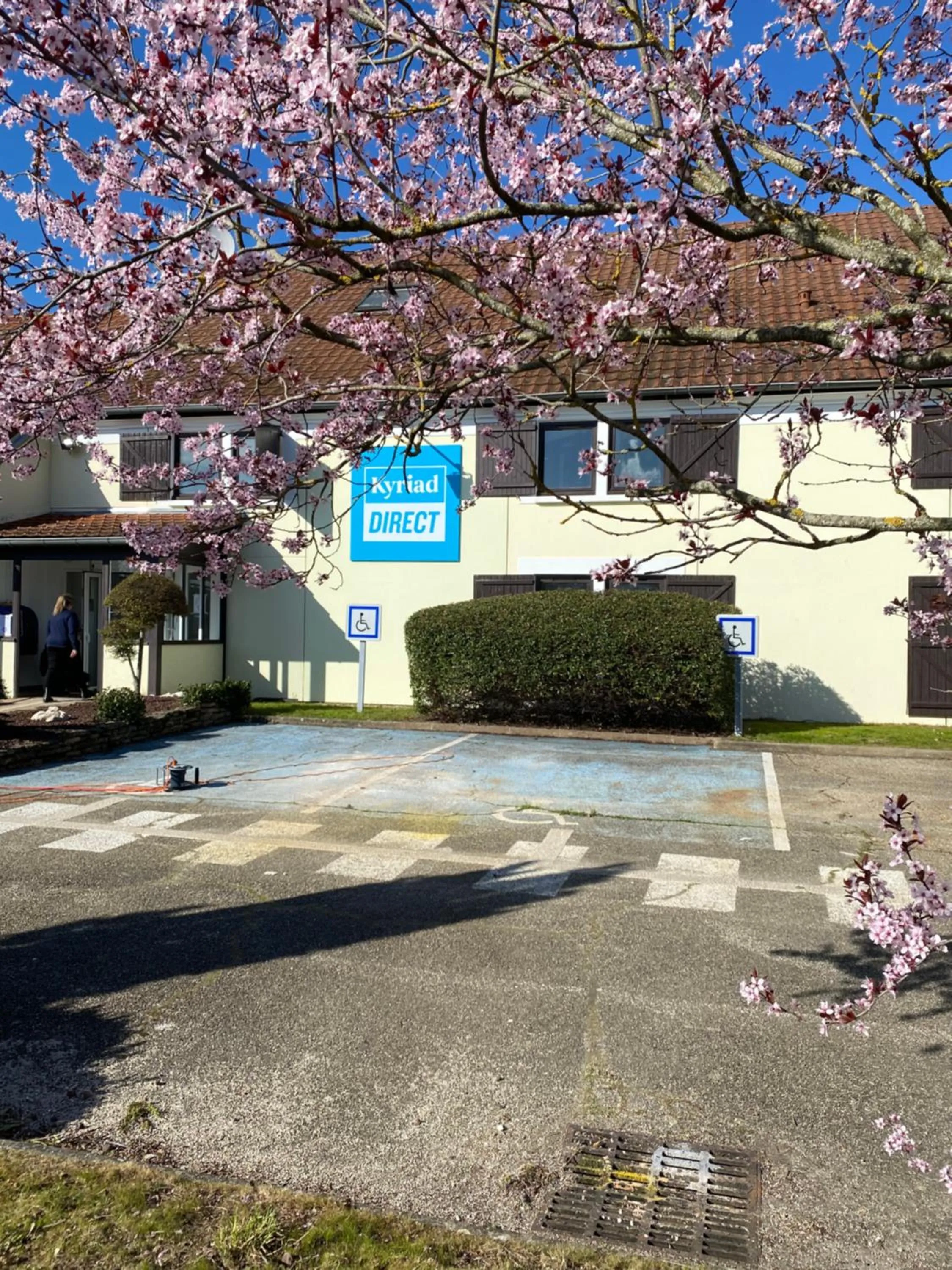 Property building in Kyriad Direct Chalon Sur Saone Nord