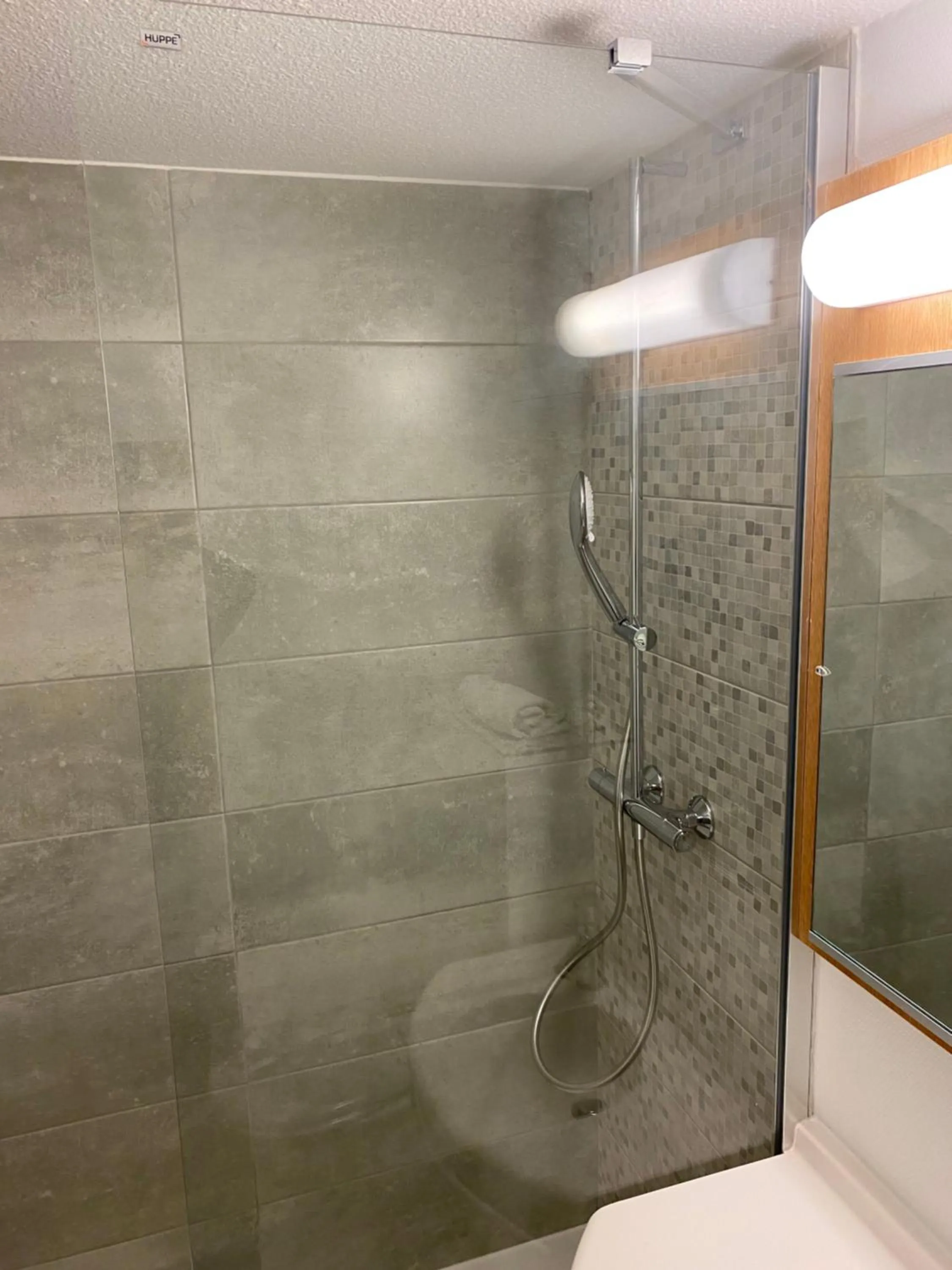 Bathroom in Kyriad Direct Chalon Sur Saone Nord