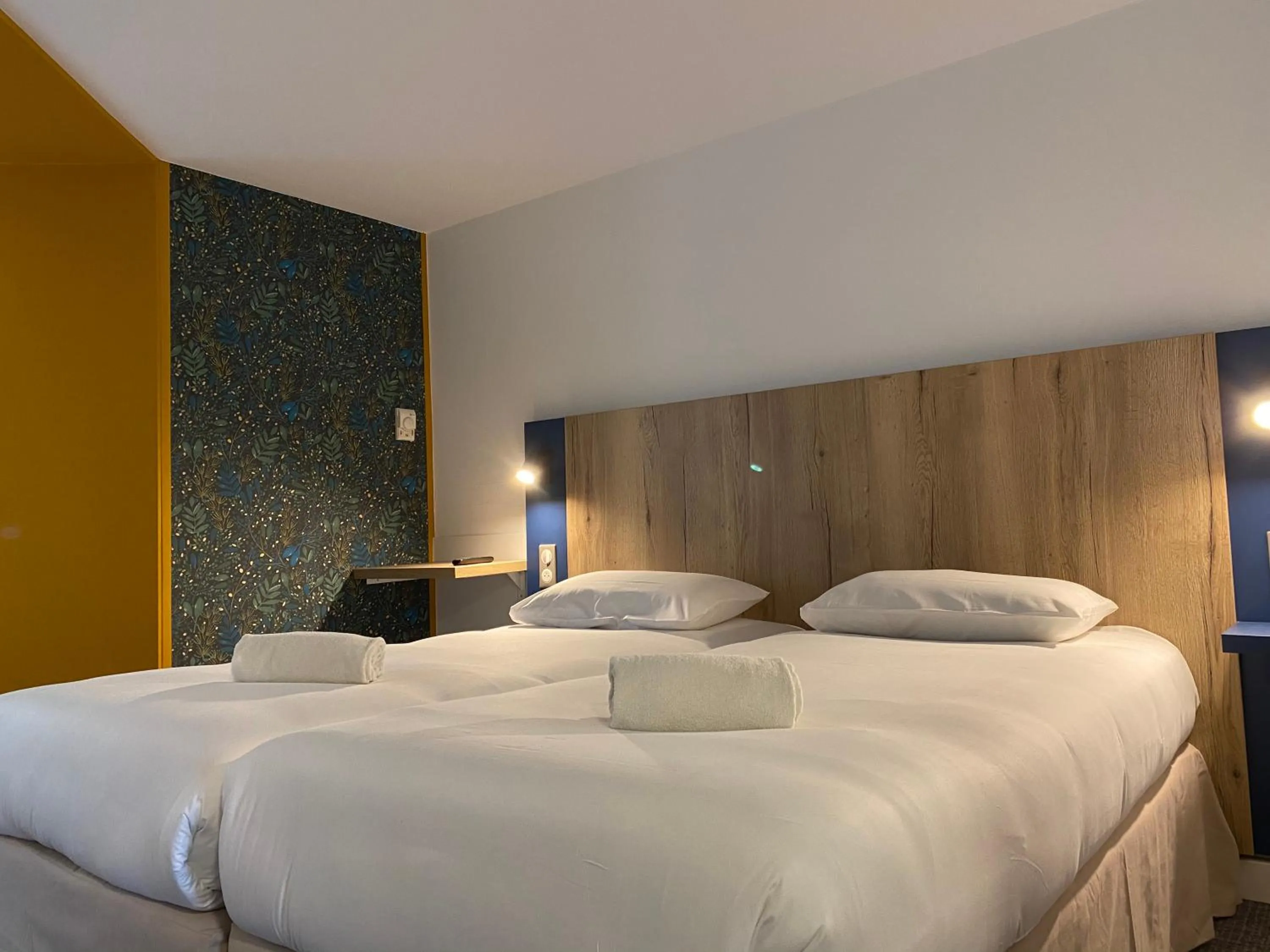 Photo of the whole room, Bed in Kyriad Direct Chalon Sur Saone Nord