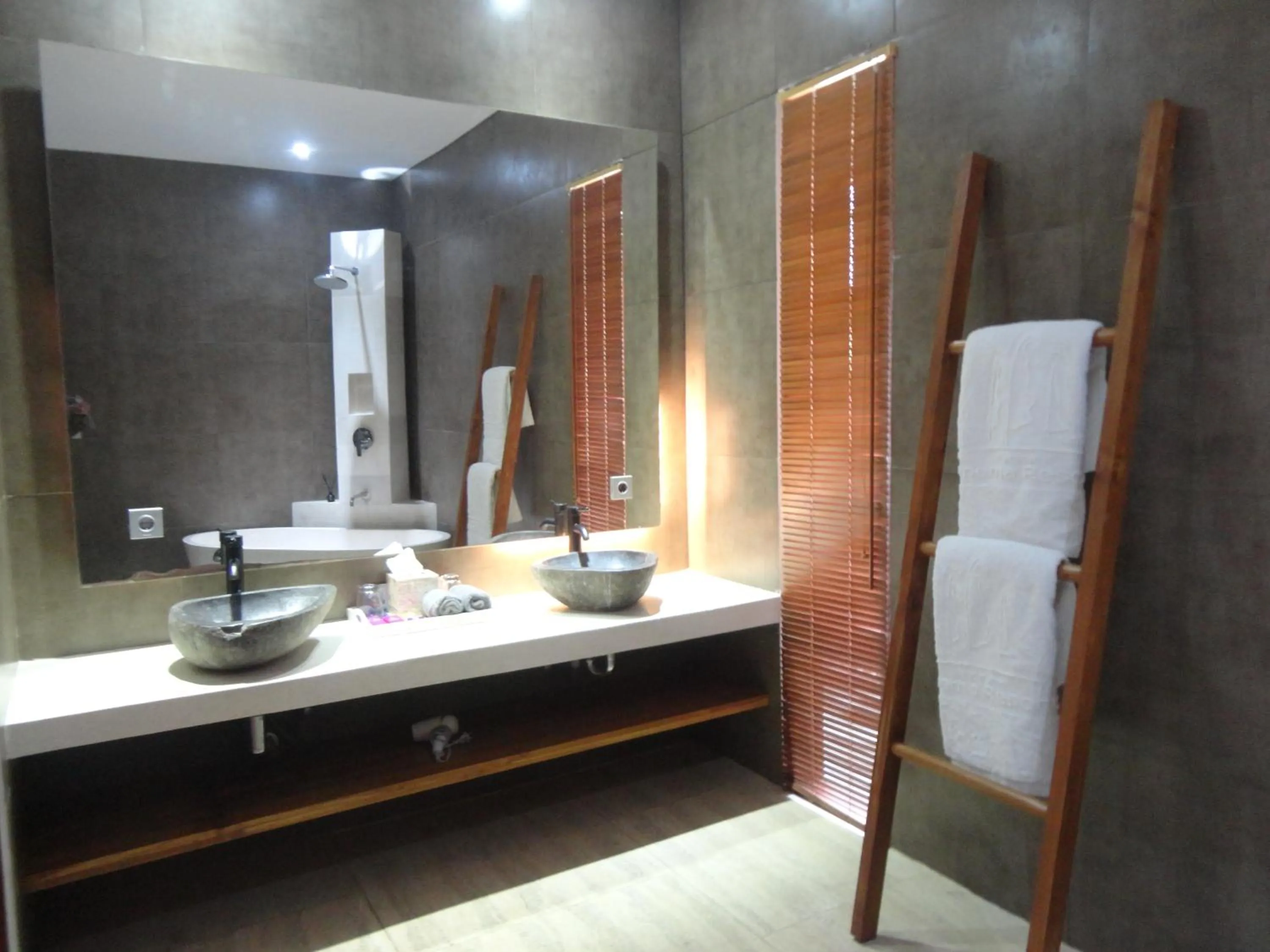 Bathroom in Anema Wellness & Resort Gili Lombok - Diving Center PADI