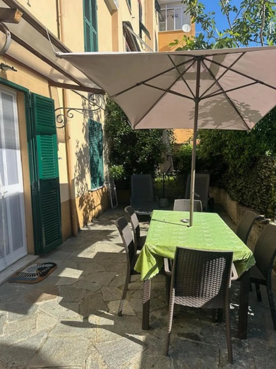 Garden in Varazze Apartment