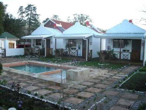 Swimming pool in Alpine Inn