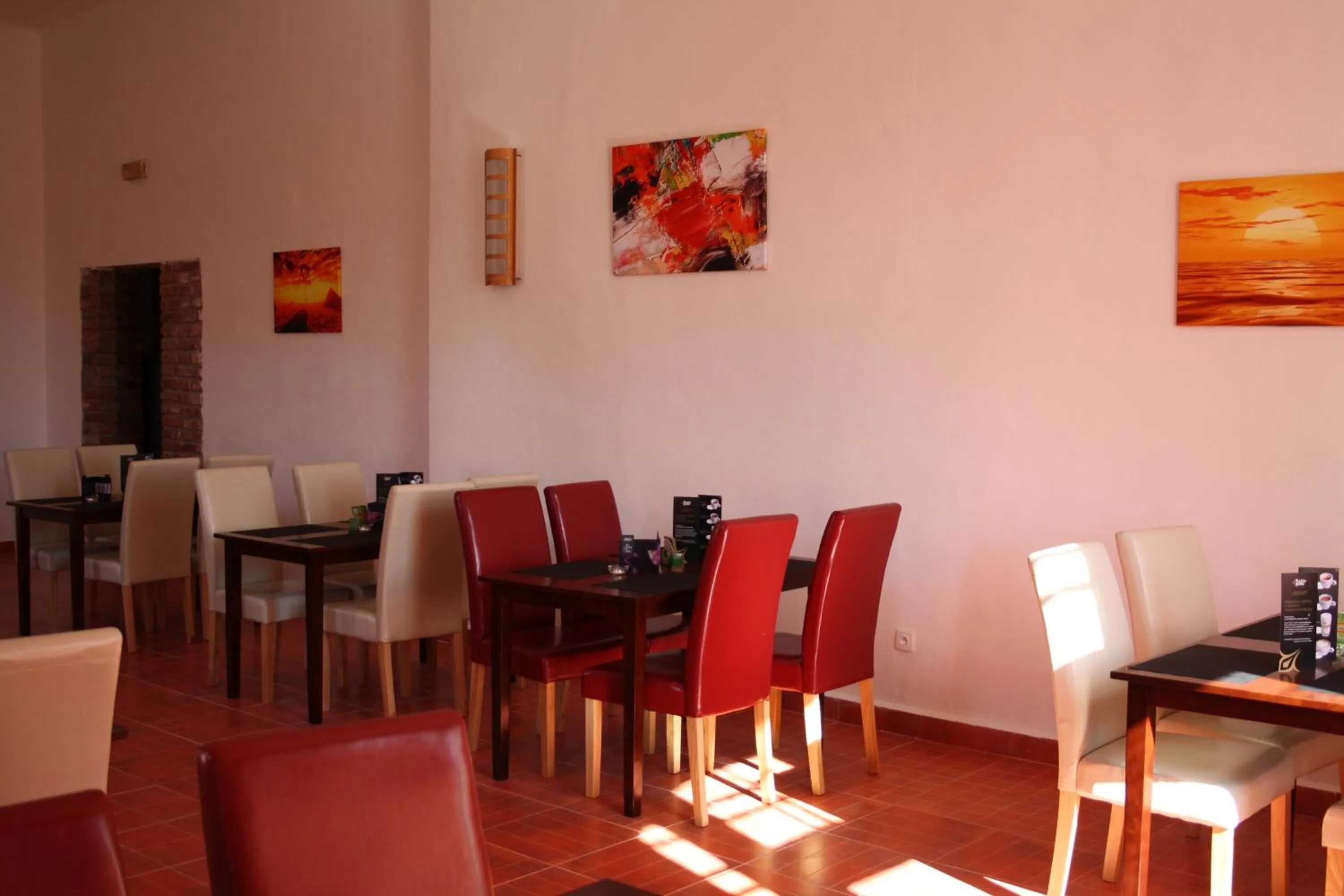 Restaurant/places to eat in Hotel Britz