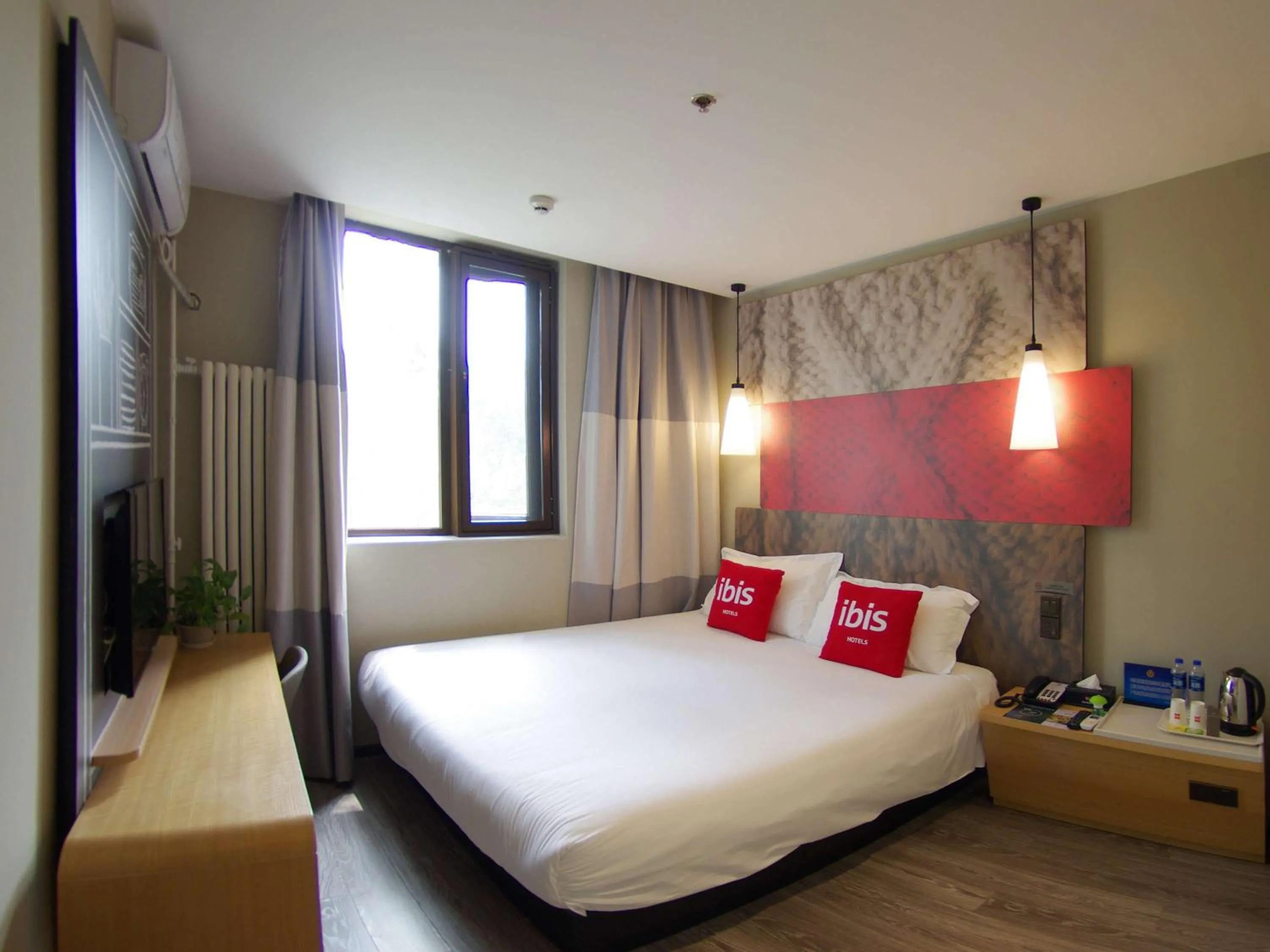 Bedroom in ibis Beijing Tiantandongmen Metro Station Hotel