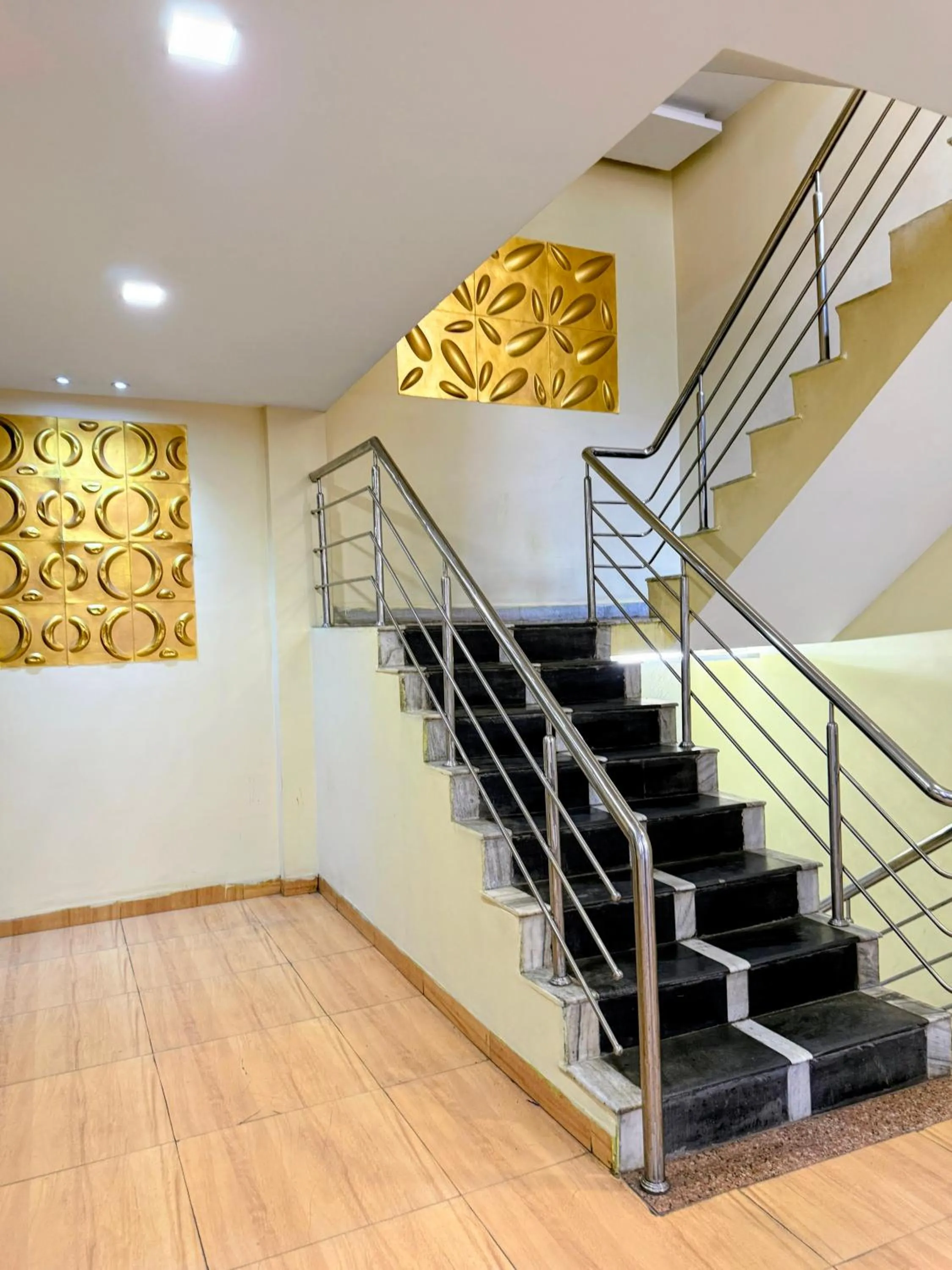 Property building in Hotel Wardhman