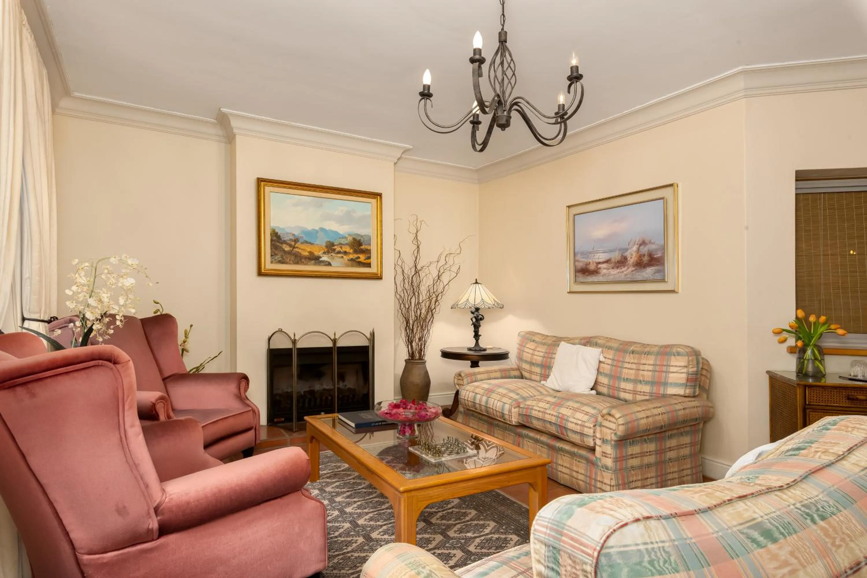 Communal lounge/ TV room in Gable Manor by Neighbourgood