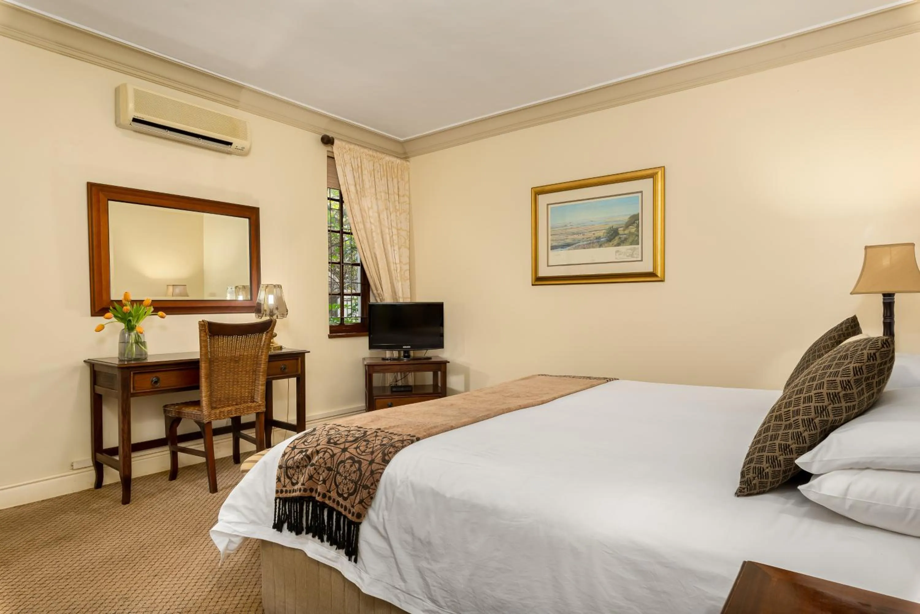 Bed in Gable Manor by Neighbourgood