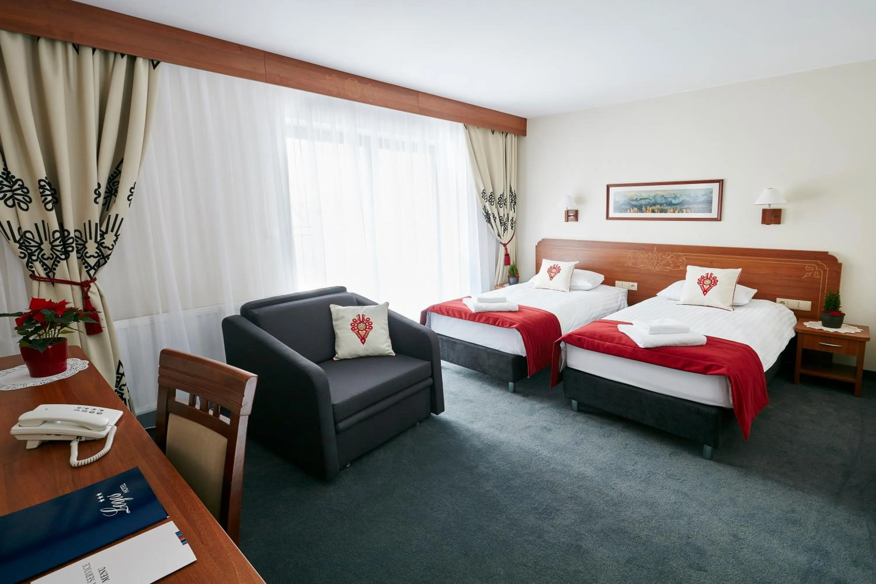 Photo of the whole room, Bed in Hotel Logos