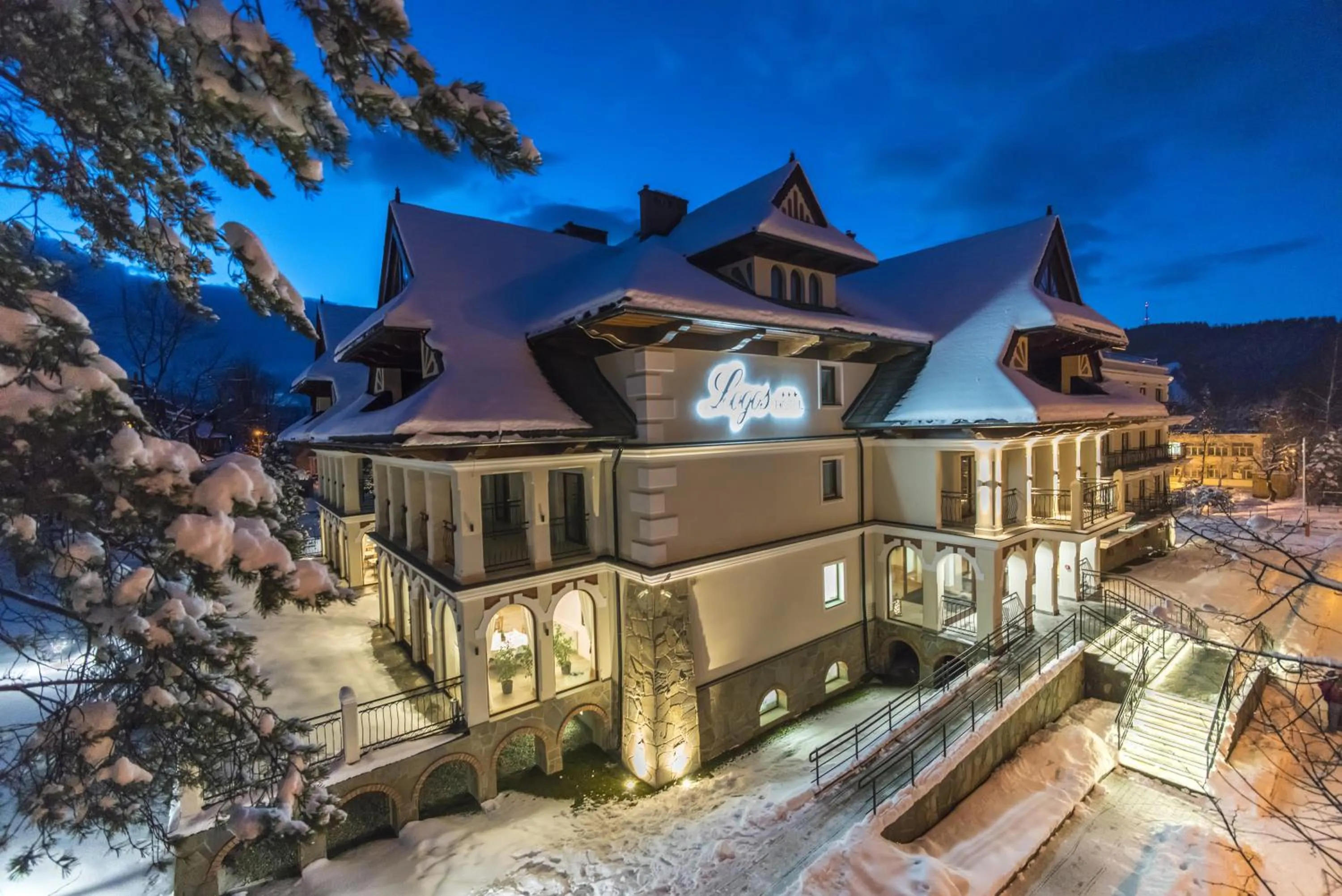 Facade/entrance in Hotel Logos