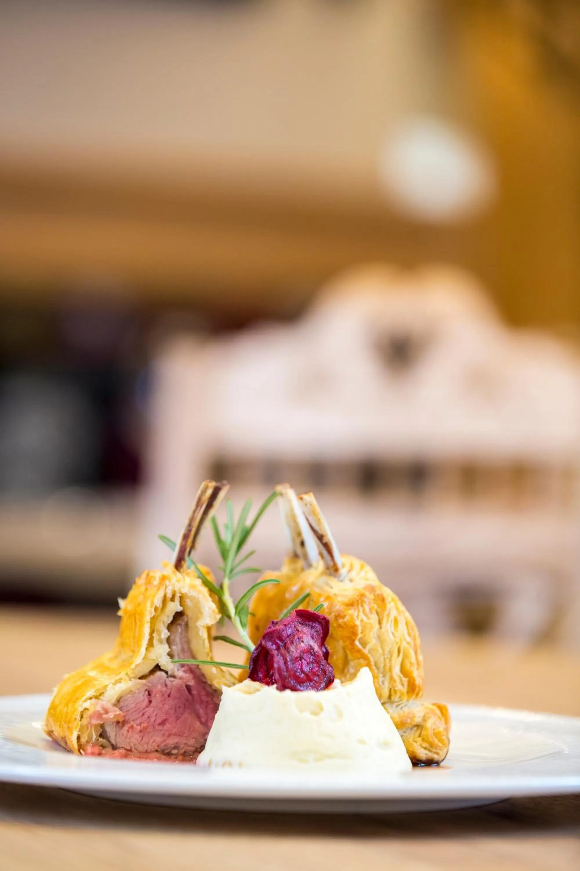 Restaurant/places to eat in Hotel Logos