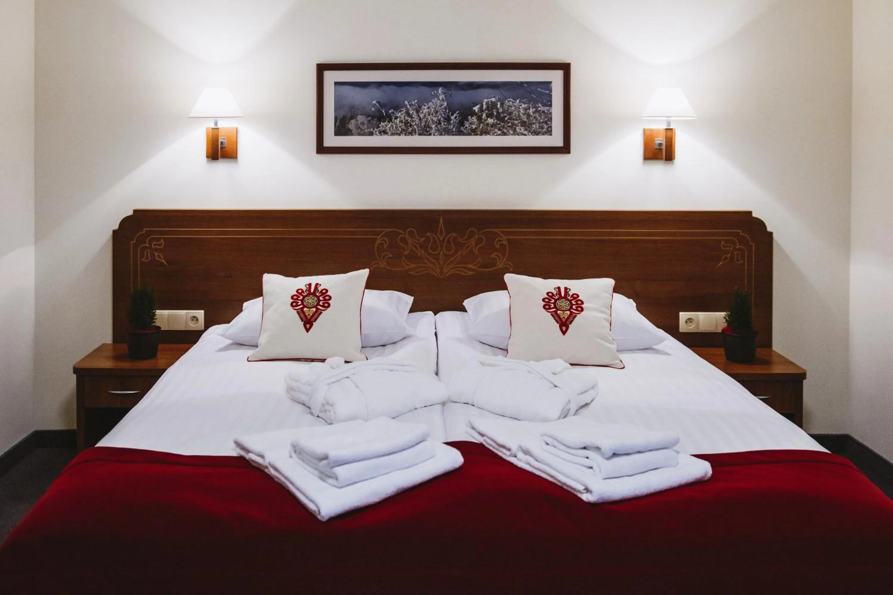 Photo of the whole room, Bed in Hotel Logos