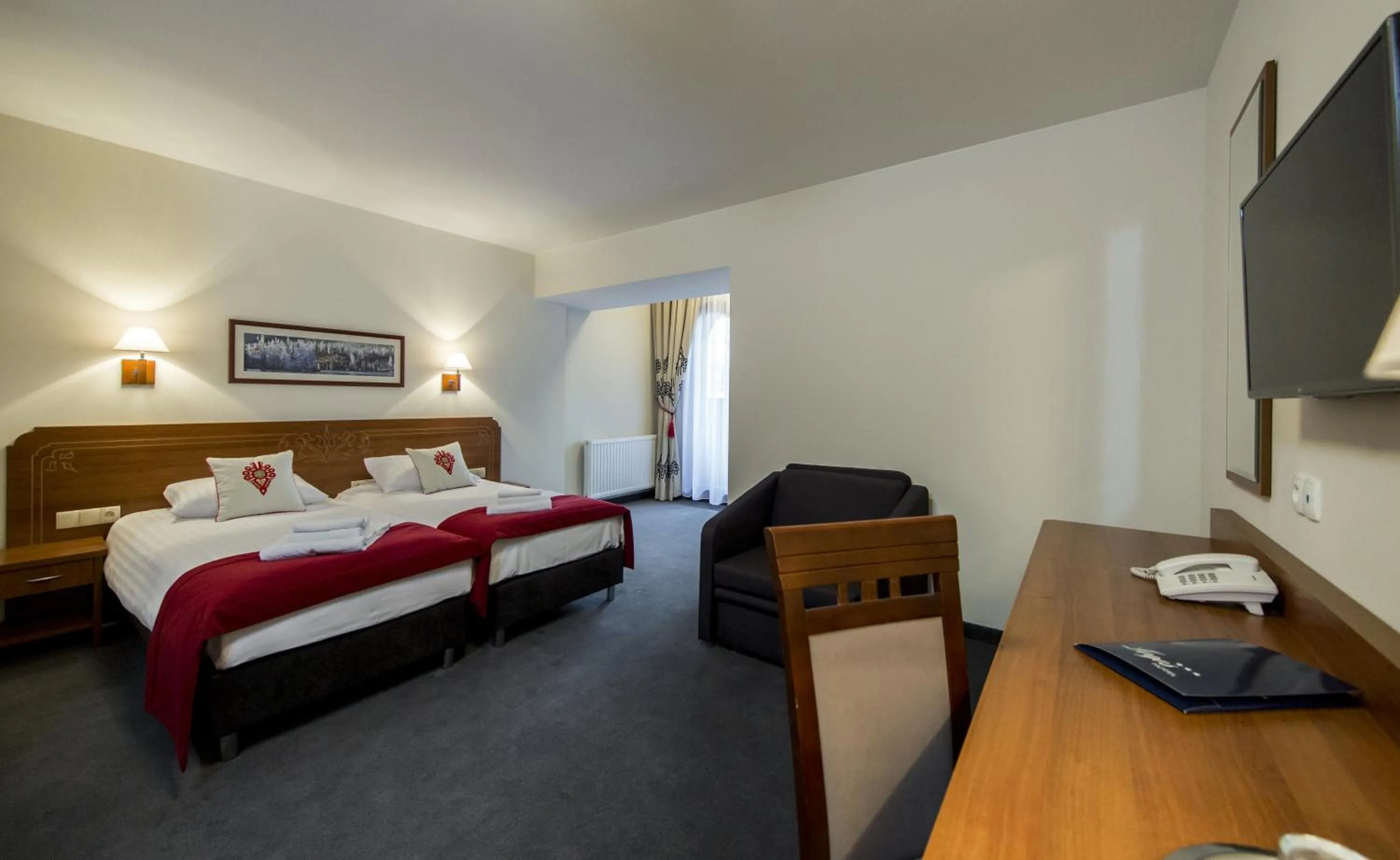 Photo of the whole room, Bed in Hotel Logos