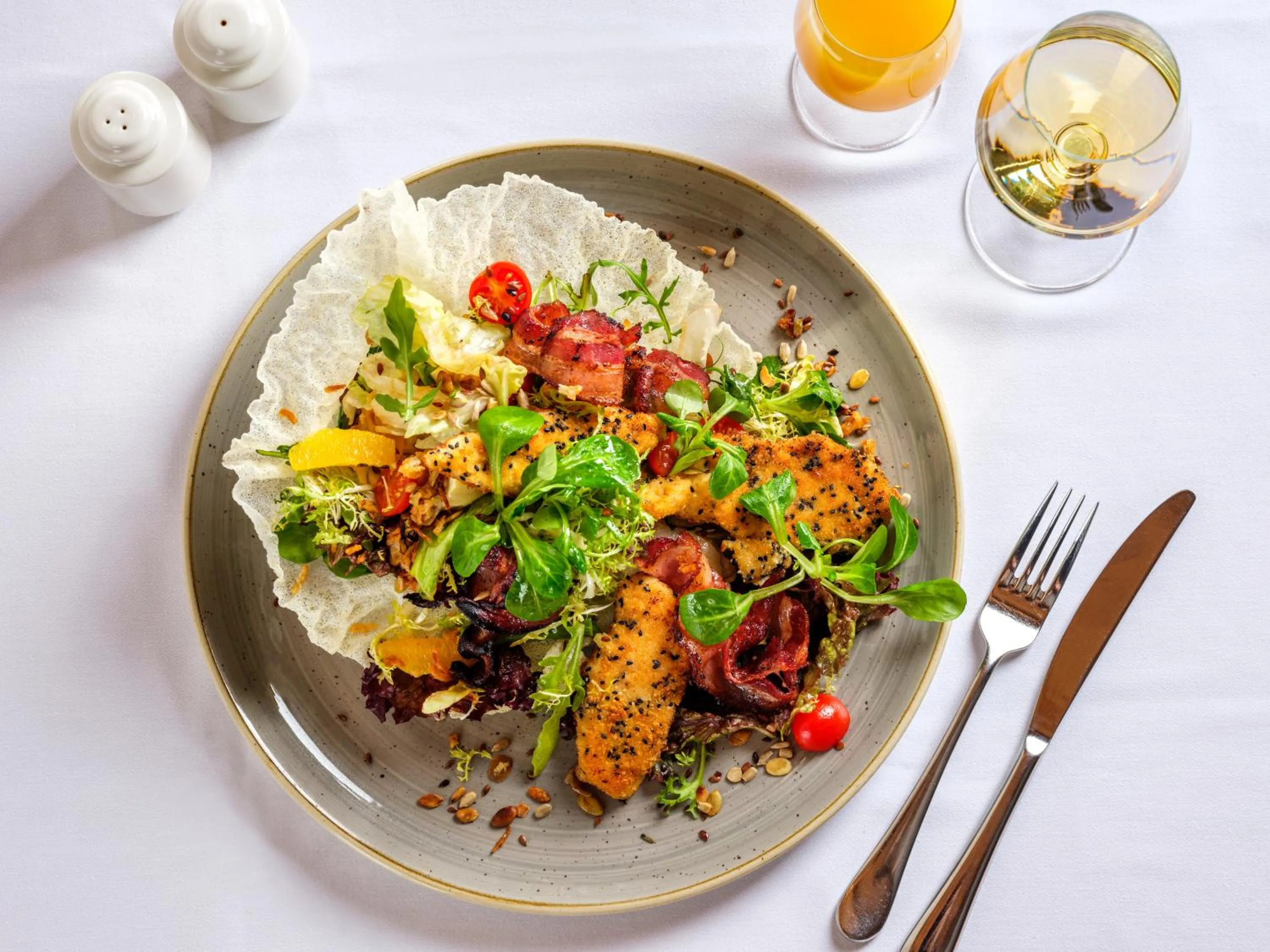 Food and drinks in Hotel Logos