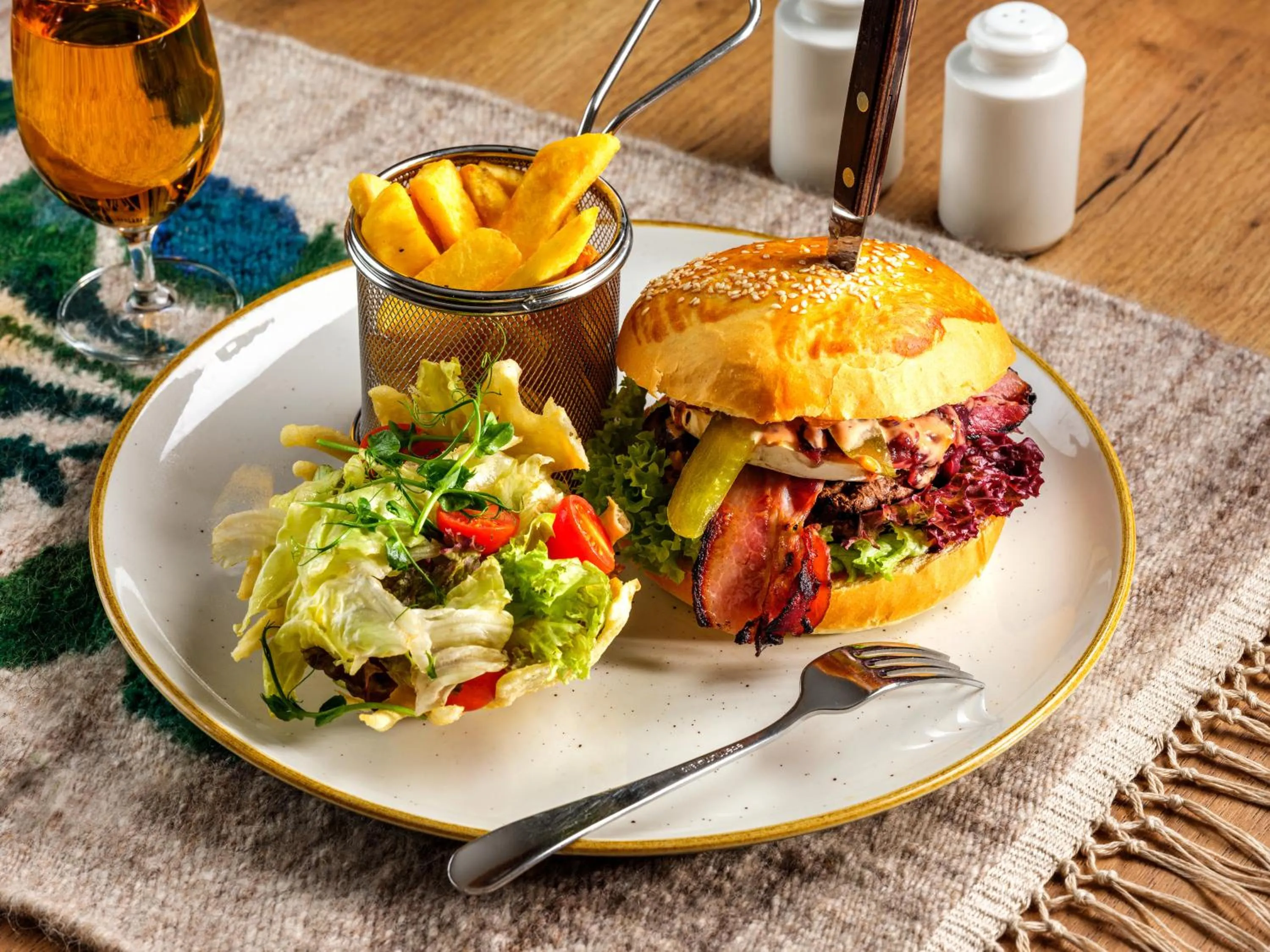 Food and drinks in Hotel Logos