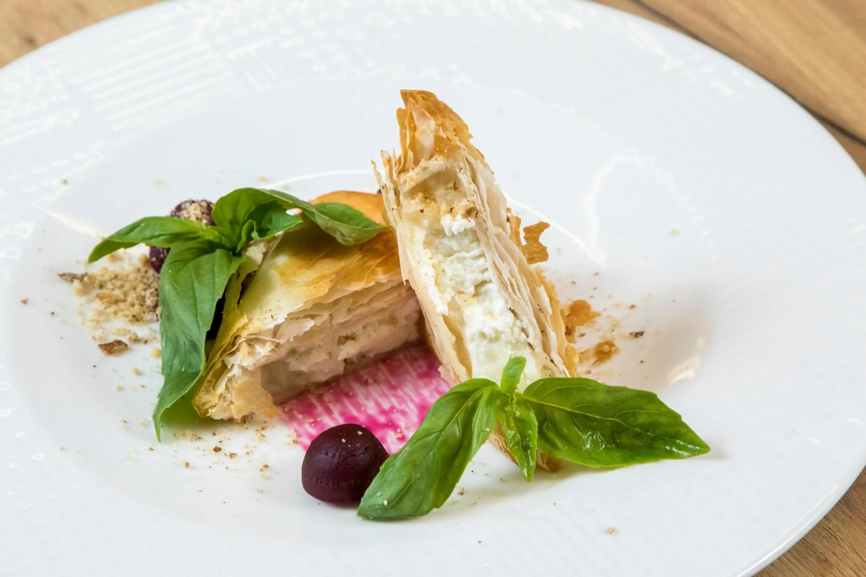 Restaurant/places to eat in Hotel Logos