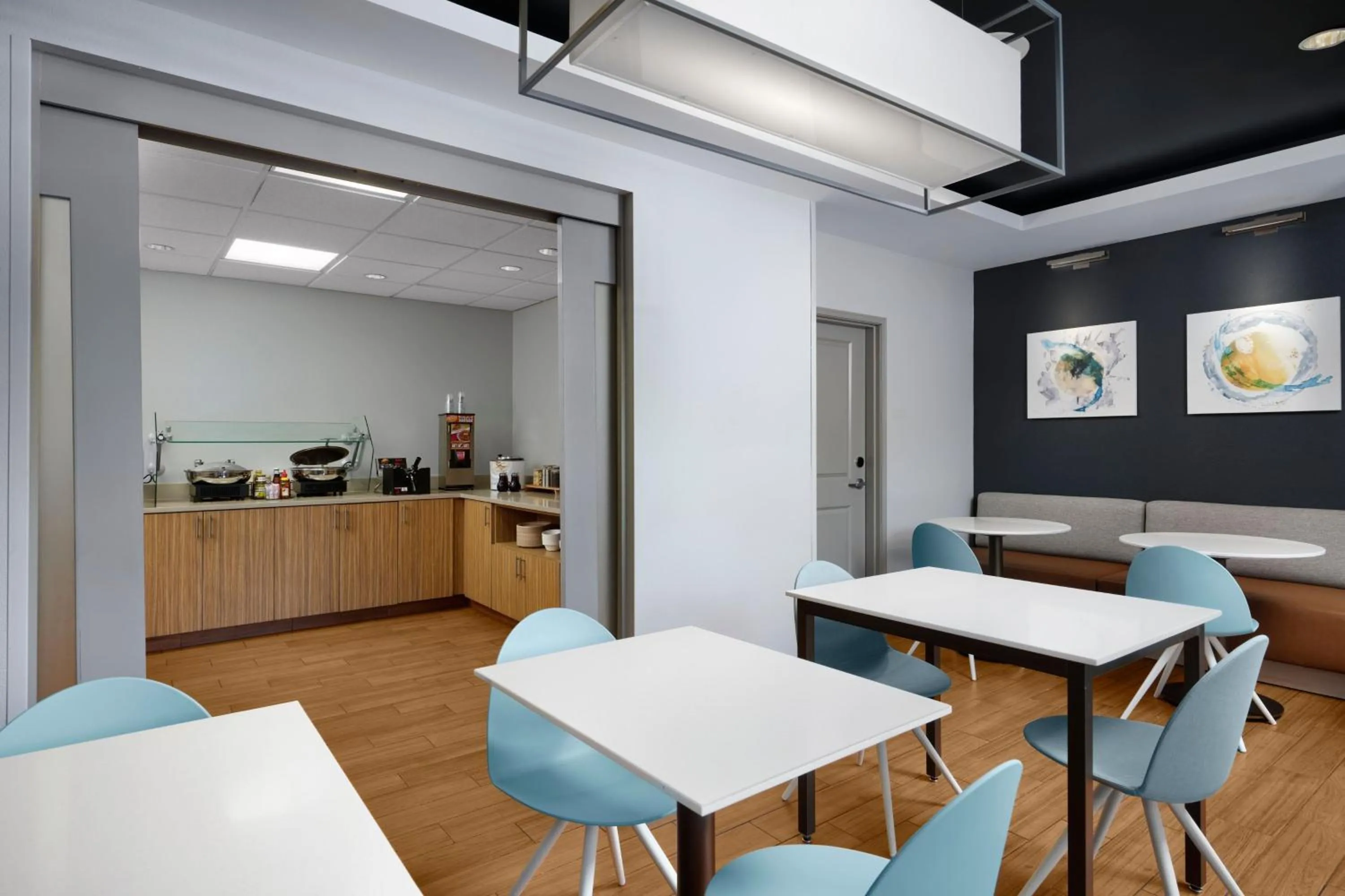 Breakfast in TownePlace Suites by Marriott Columbia Northwest/Harbison