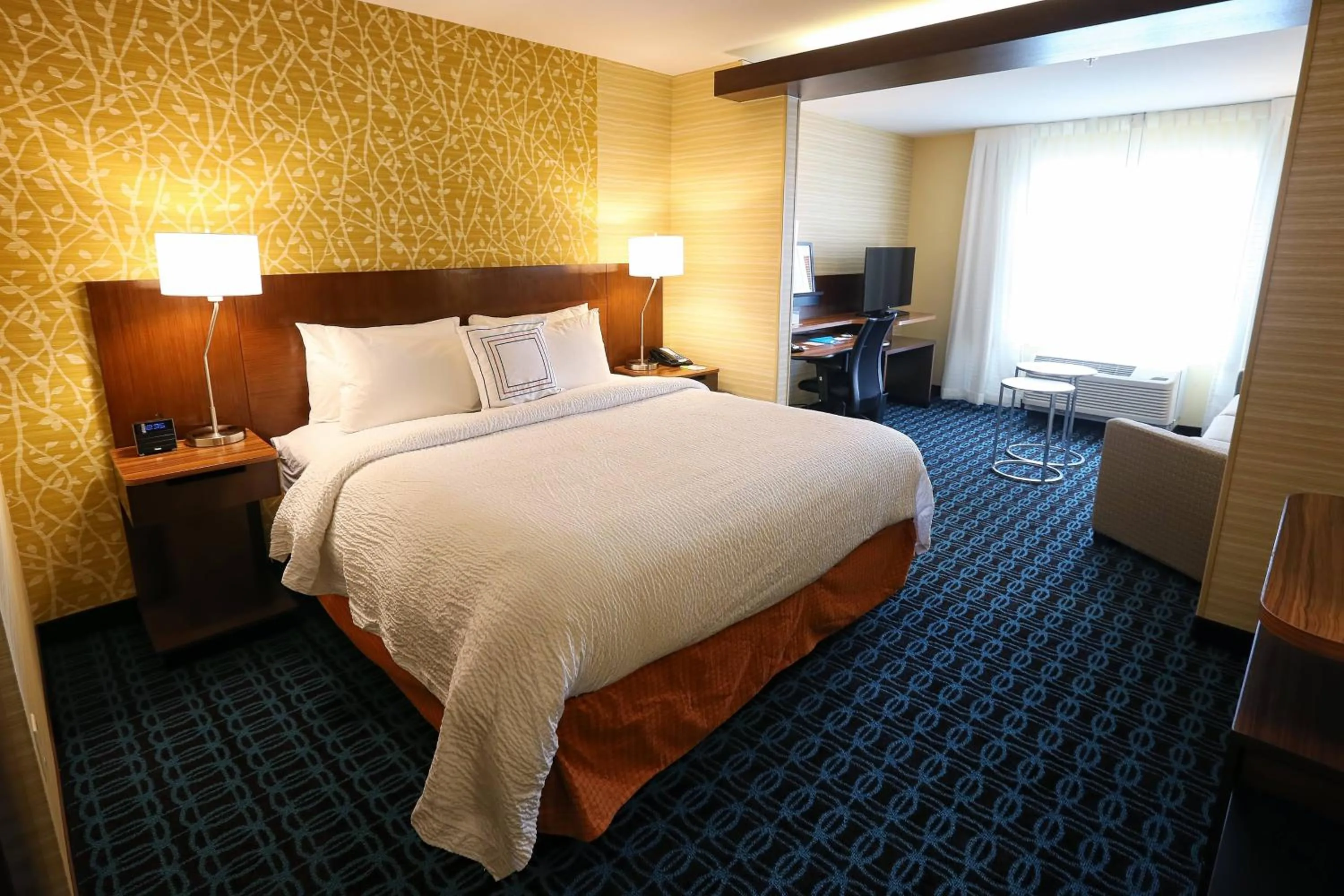 Bedroom, Bed in Fairfield Inn & Suites by Marriott Madison Verona