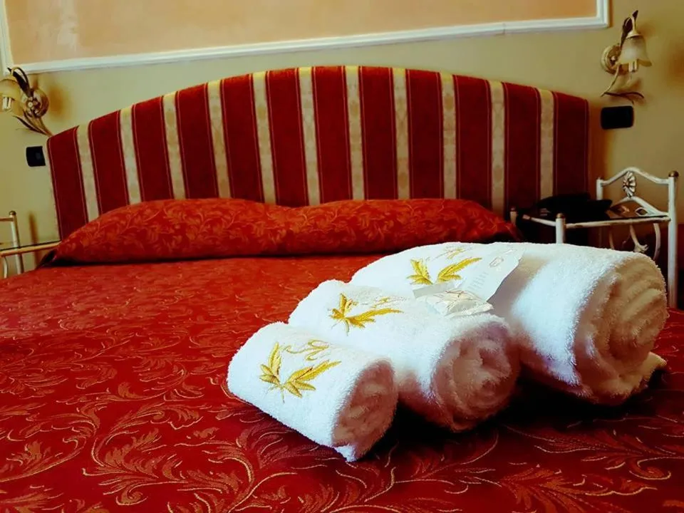 Bed in Hotel Sicilia