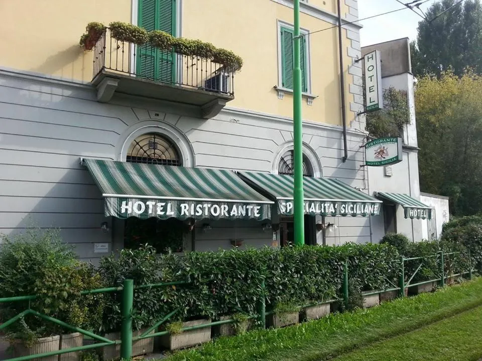 Property building in Hotel Sicilia