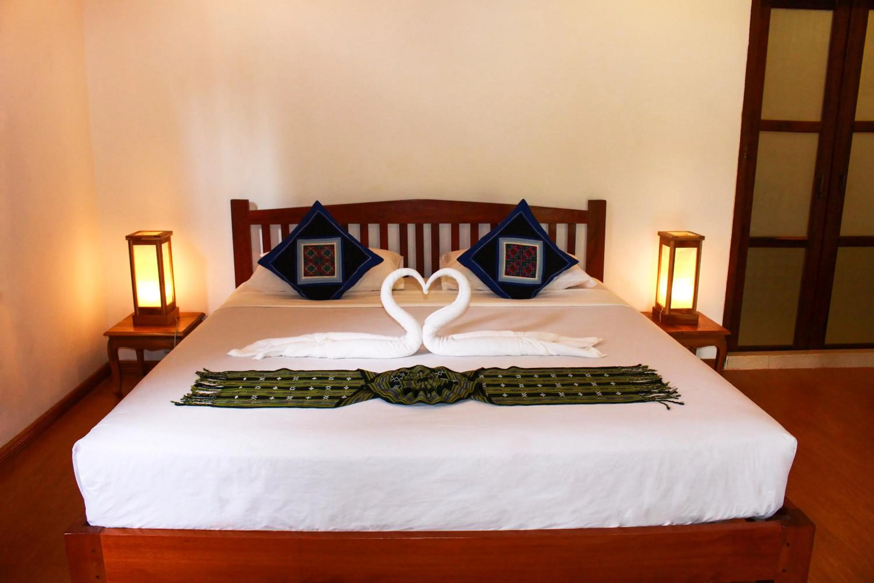 cot, Bed in Tadlo Lodge