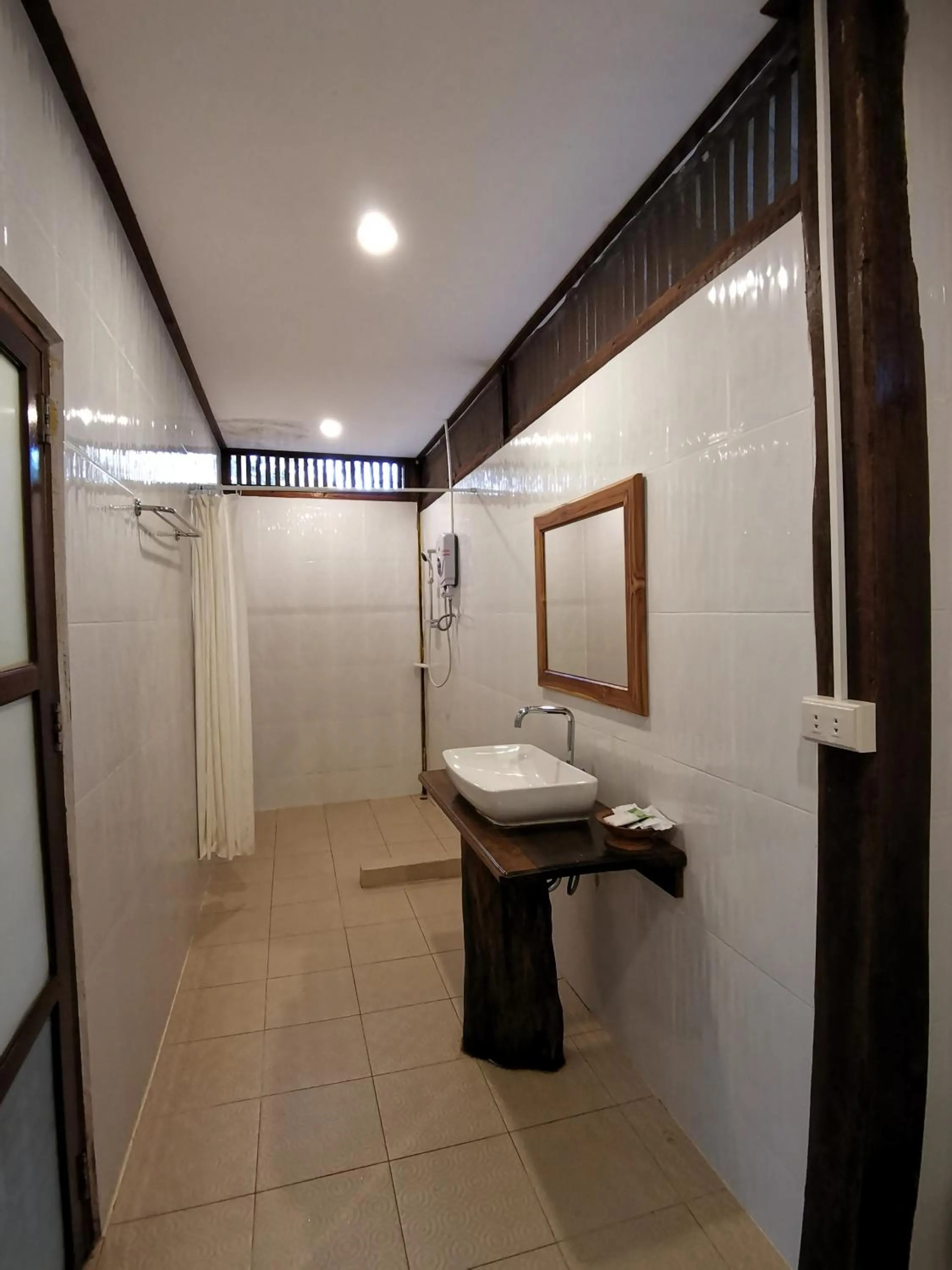 Bathroom in Tadlo Lodge