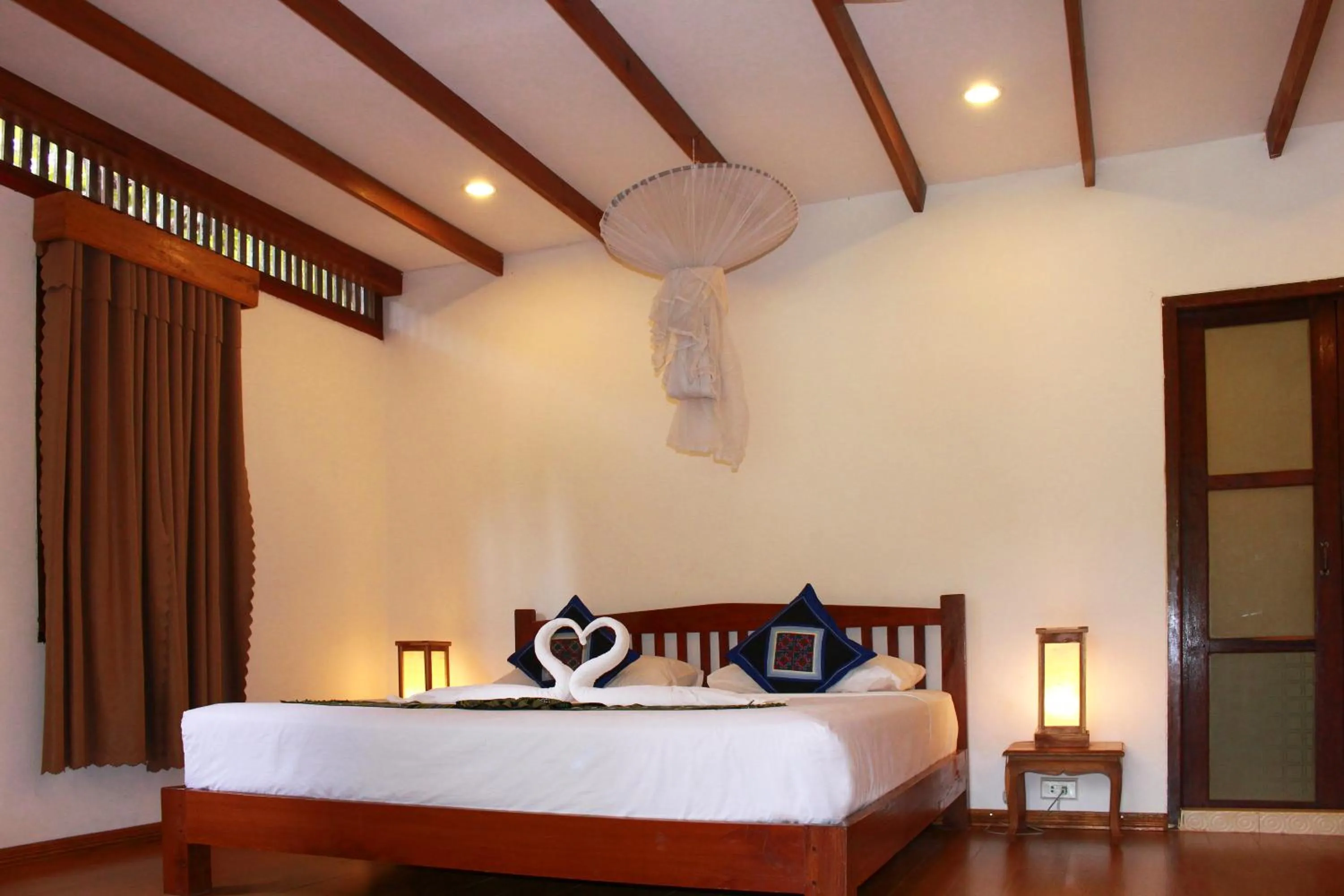 Photo of the whole room, Bed in Tadlo Lodge
