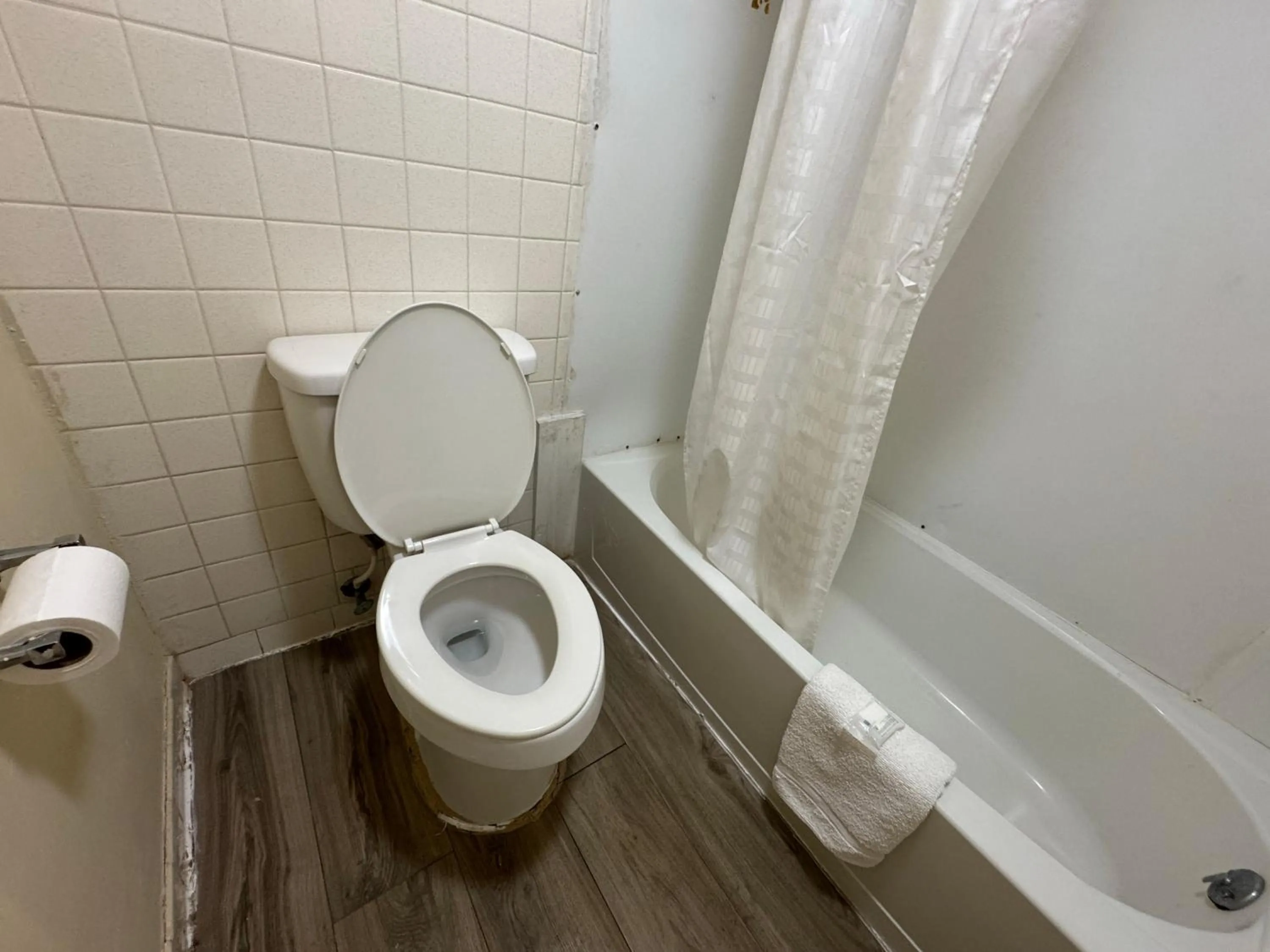 Bathroom in Night Inn by Hotel O Selma I 95