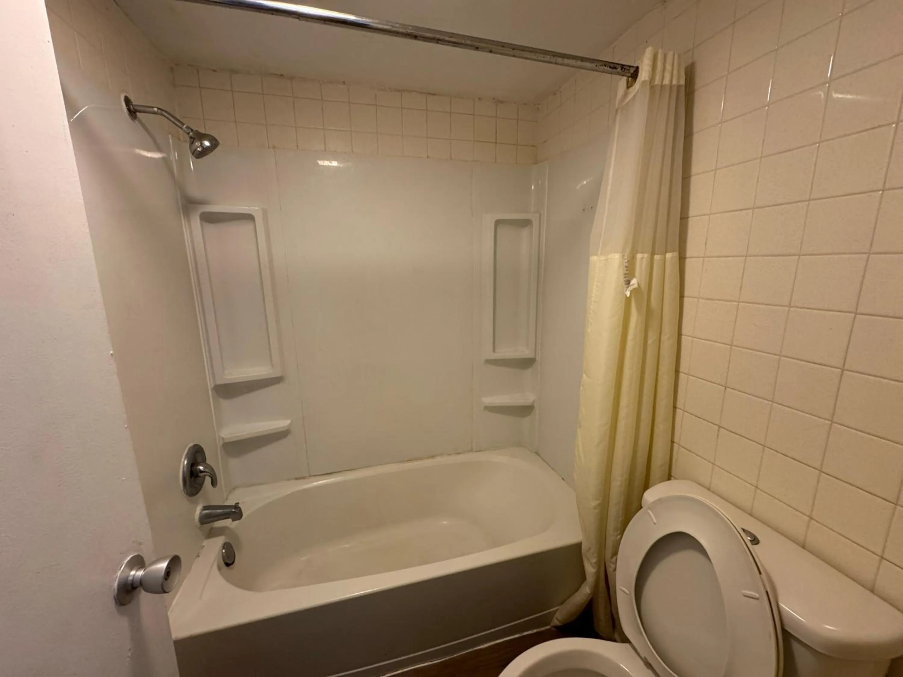 Bathroom in Night Inn by Hotel O Selma I 95