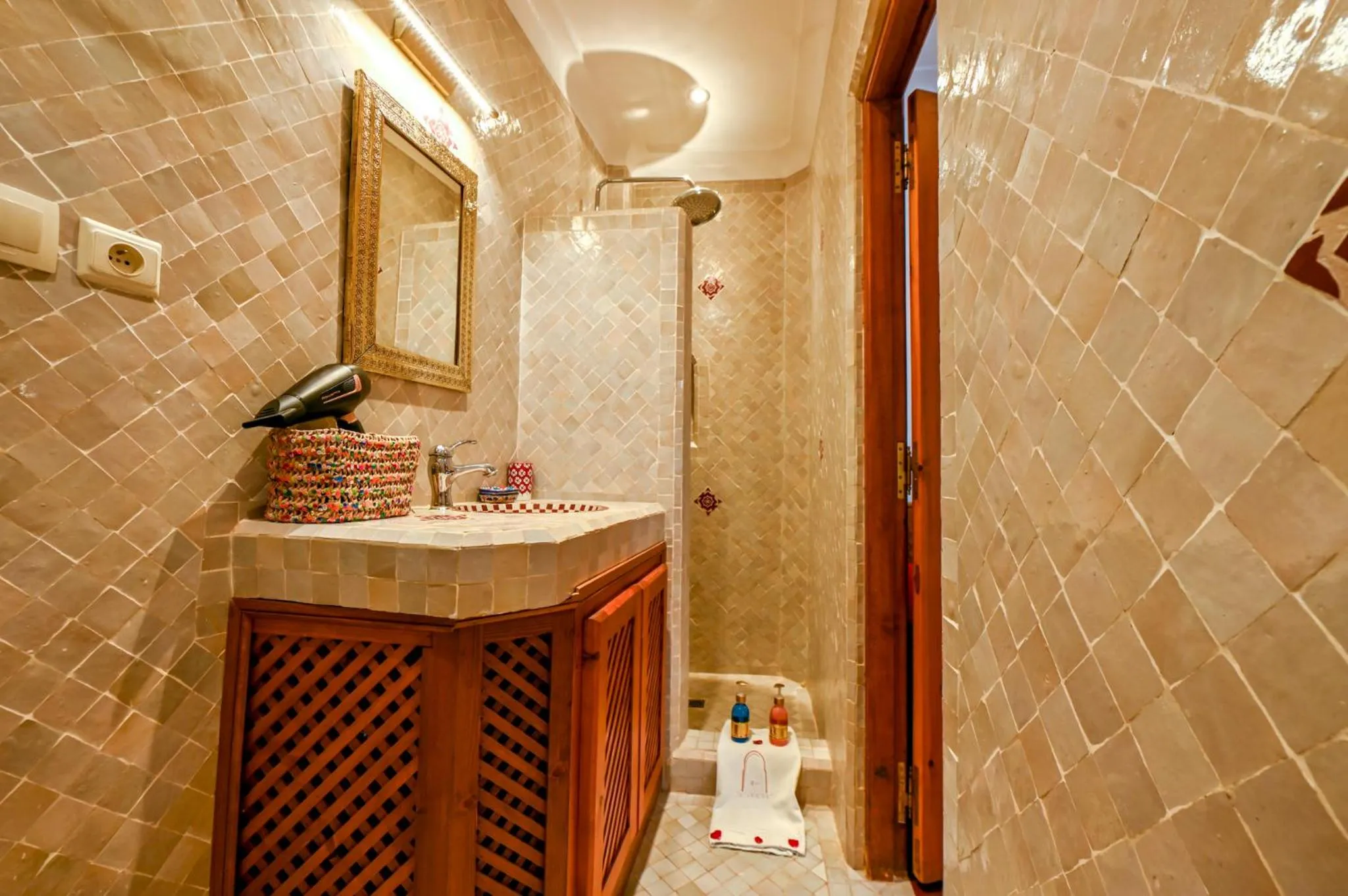 Shower in Riad Matins De Marrakech