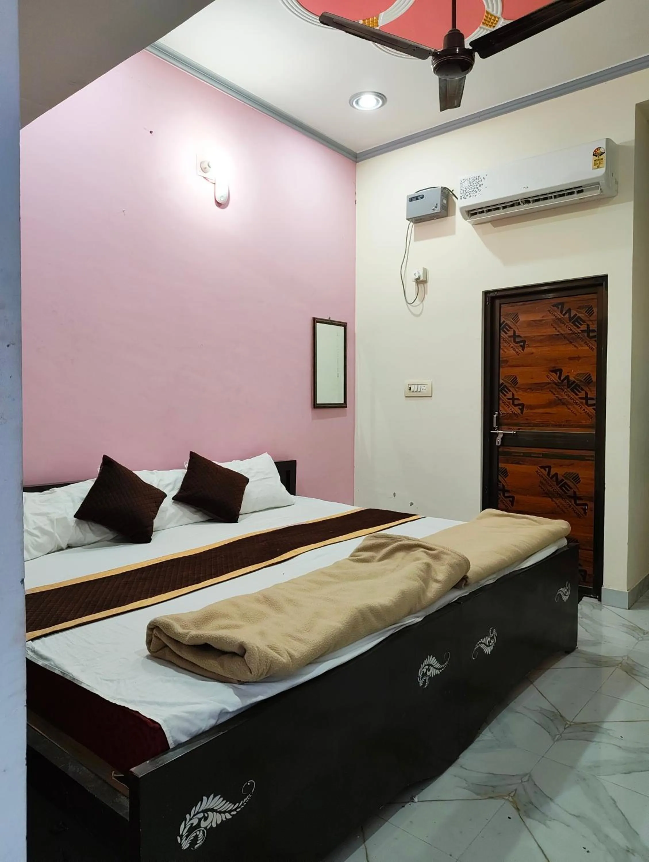Bed in Shri Sita Vallabh pad Chhaya