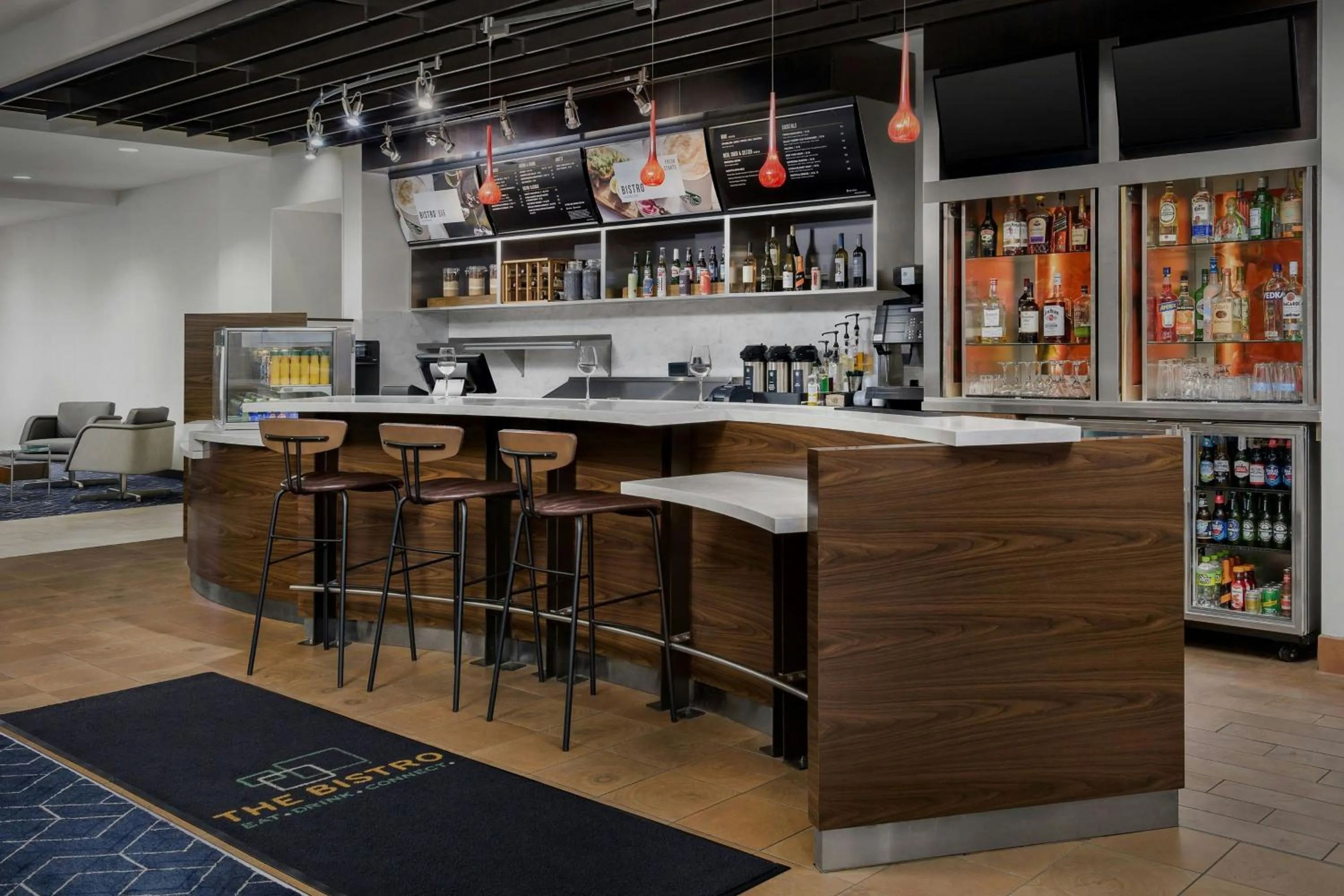 Lounge or bar in Courtyard by Marriott Muncie at Horizon Convention Center