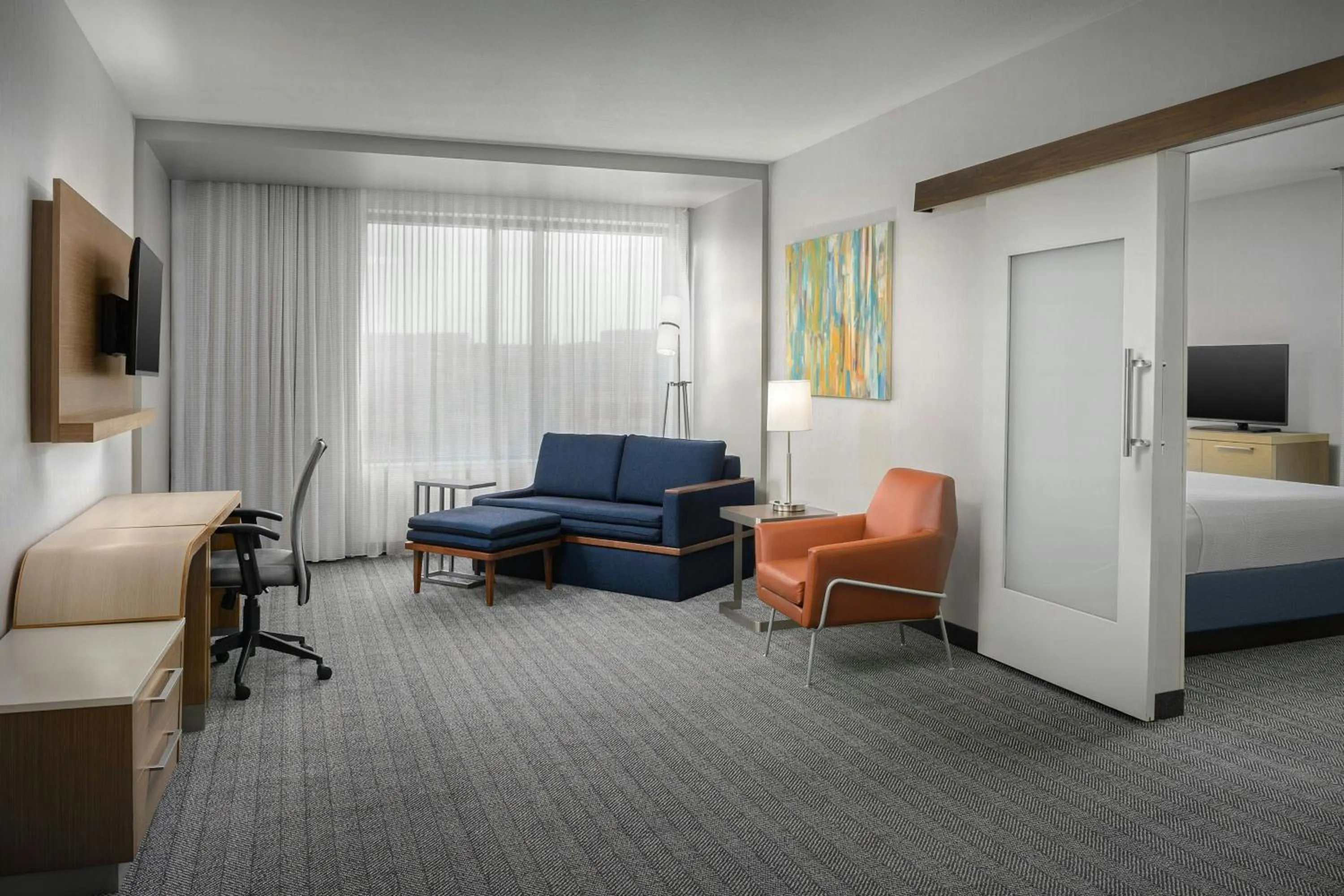Living room, Bed in Courtyard by Marriott Muncie at Horizon Convention Center