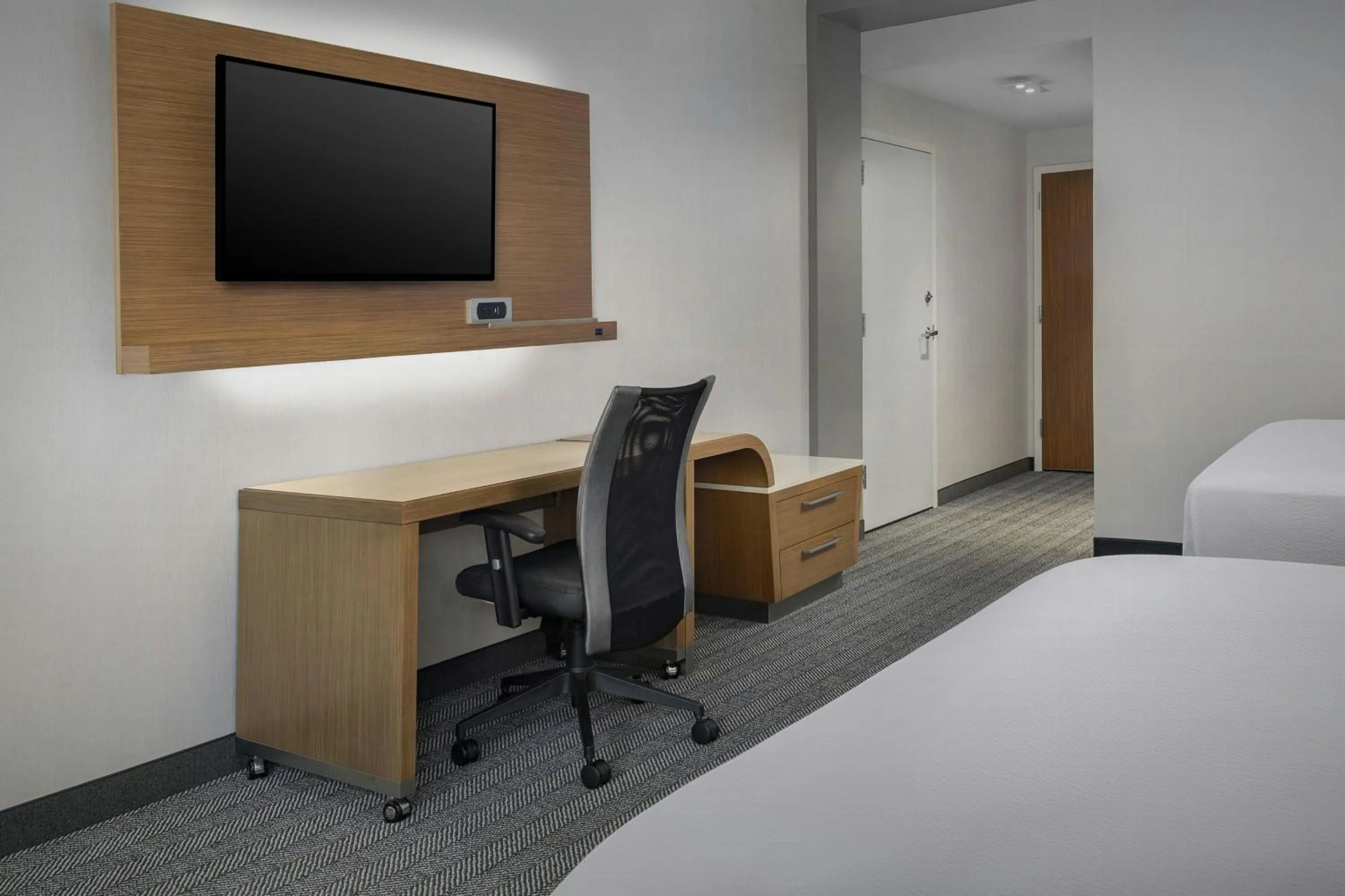 Photo of the whole room, Bed in Courtyard by Marriott Muncie at Horizon Convention Center