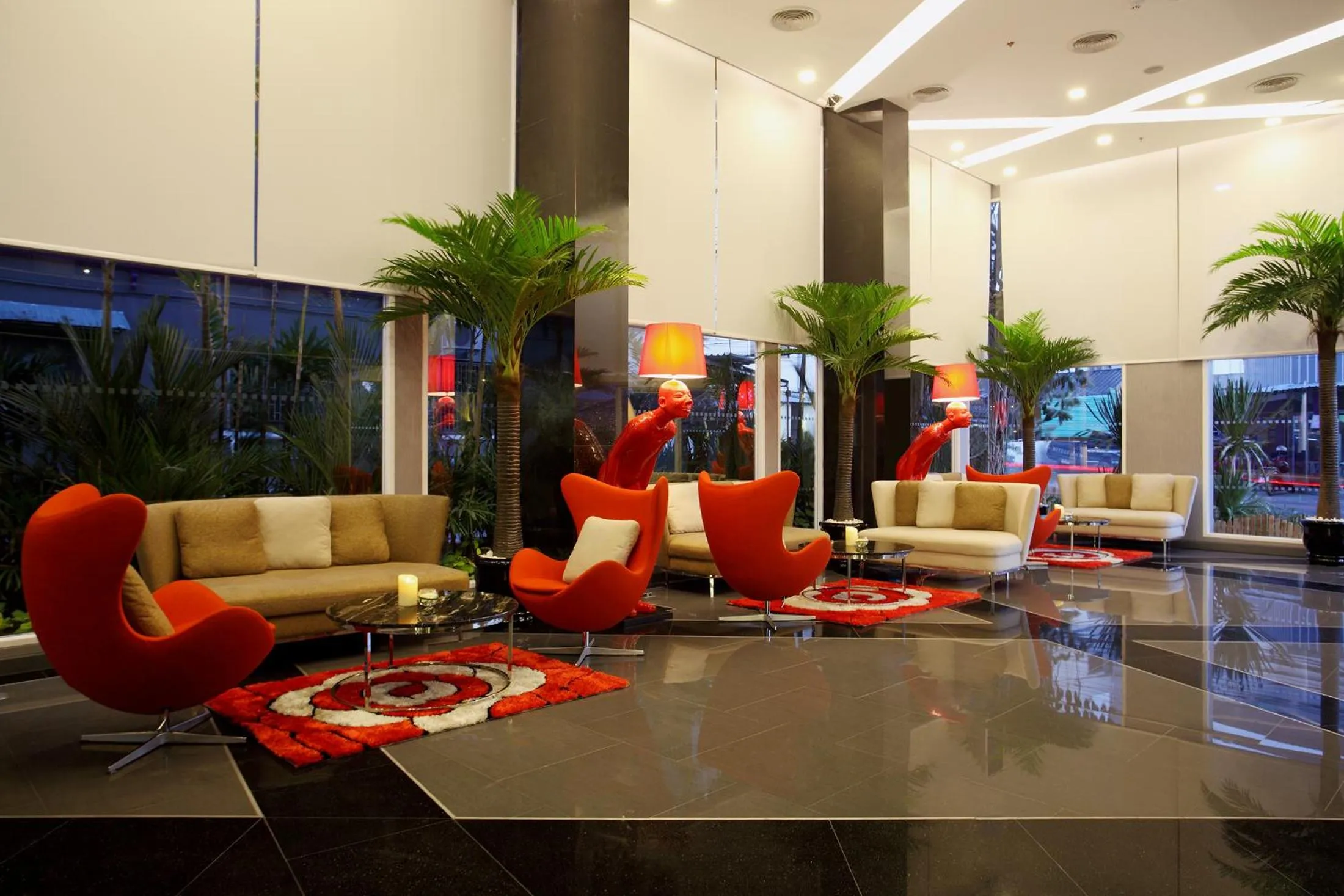 Seating area in Nova Express Pattaya Hotel