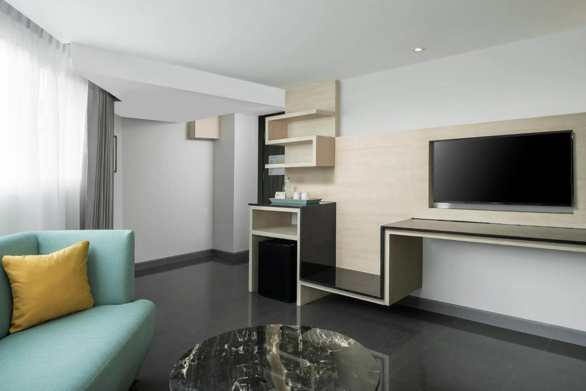 Photo of the whole room in Garner Hotel Pattaya Central by IHG