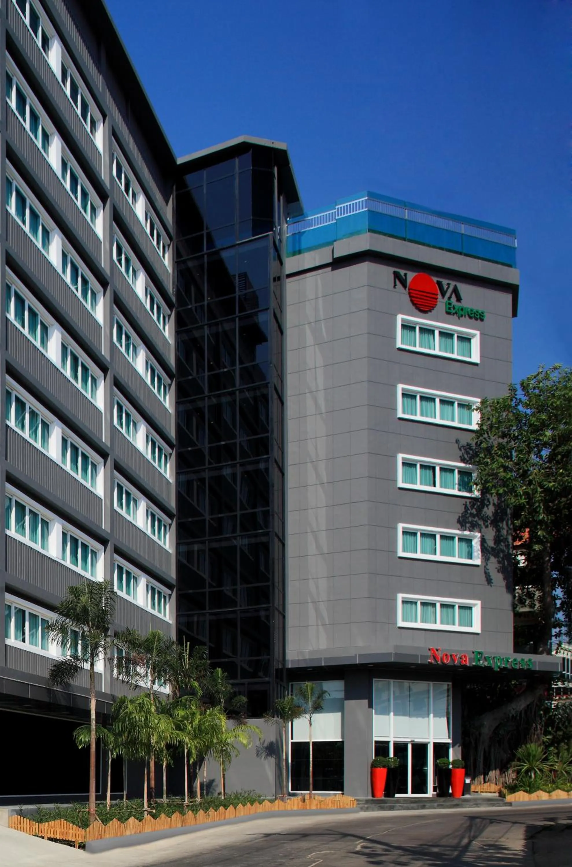 Quiet street view in Nova Express Pattaya Hotel