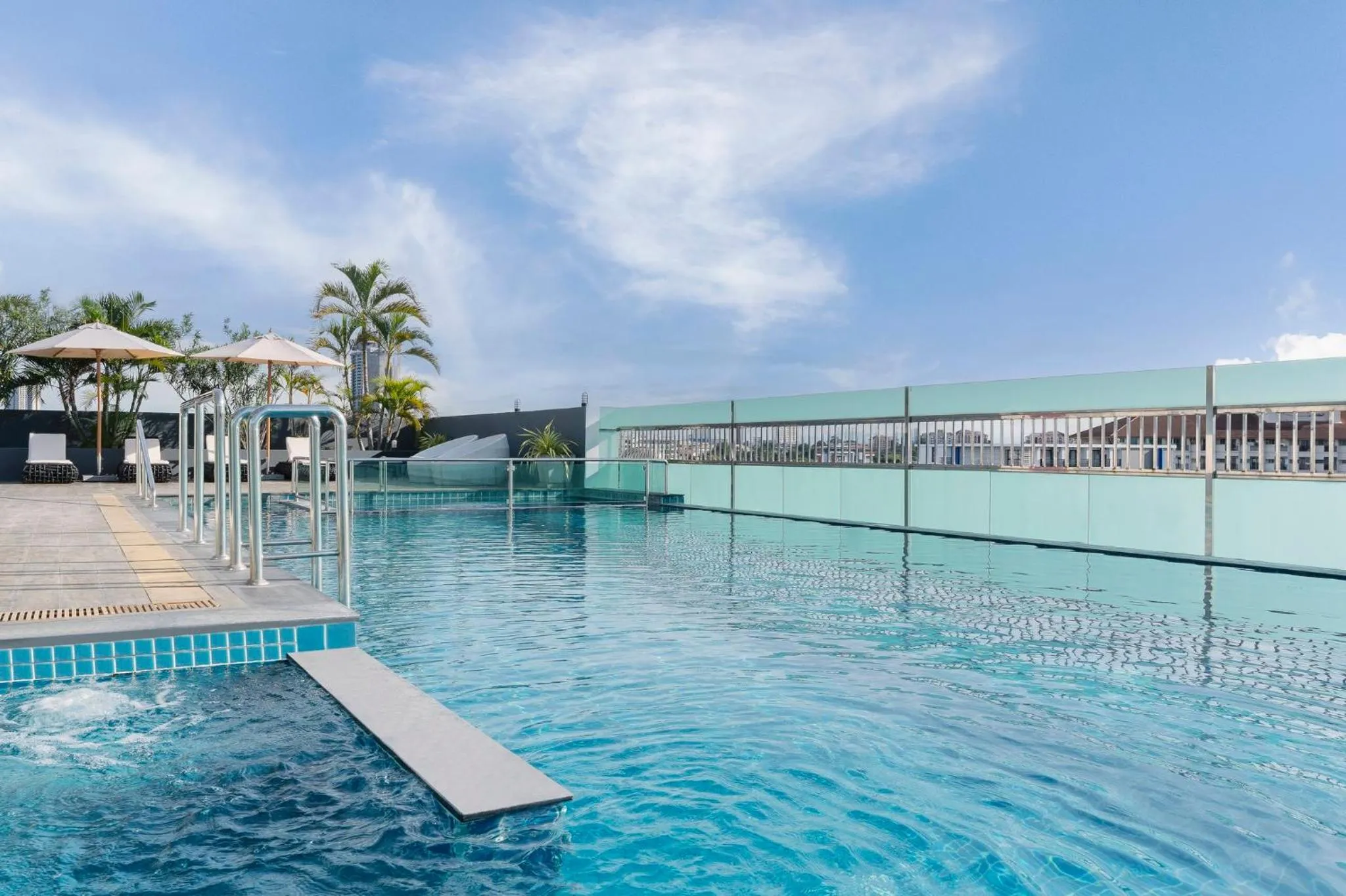 Swimming pool in Garner Hotel Pattaya Central by IHG