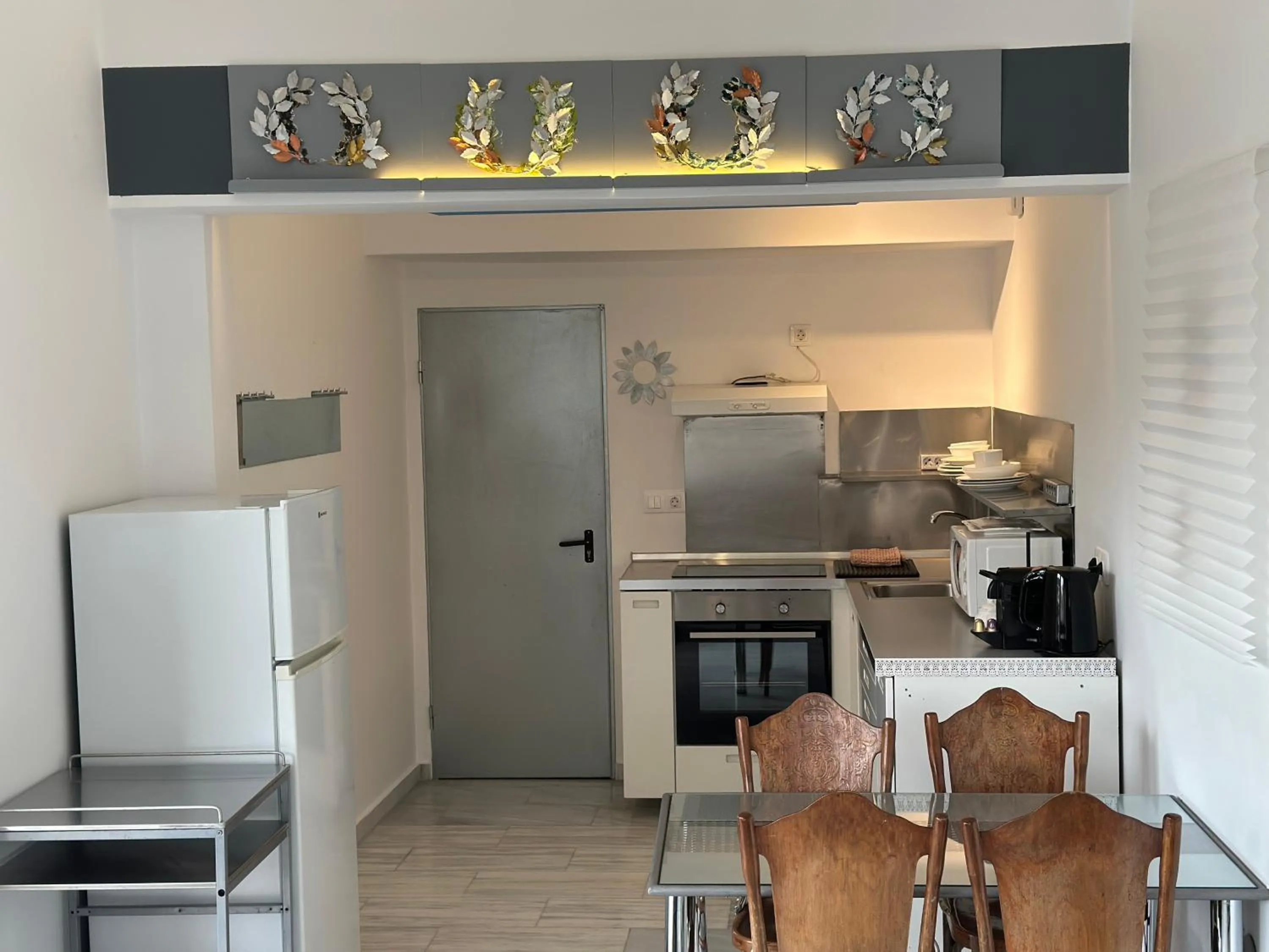 Kitchen or kitchenette in Athens Green Apartments