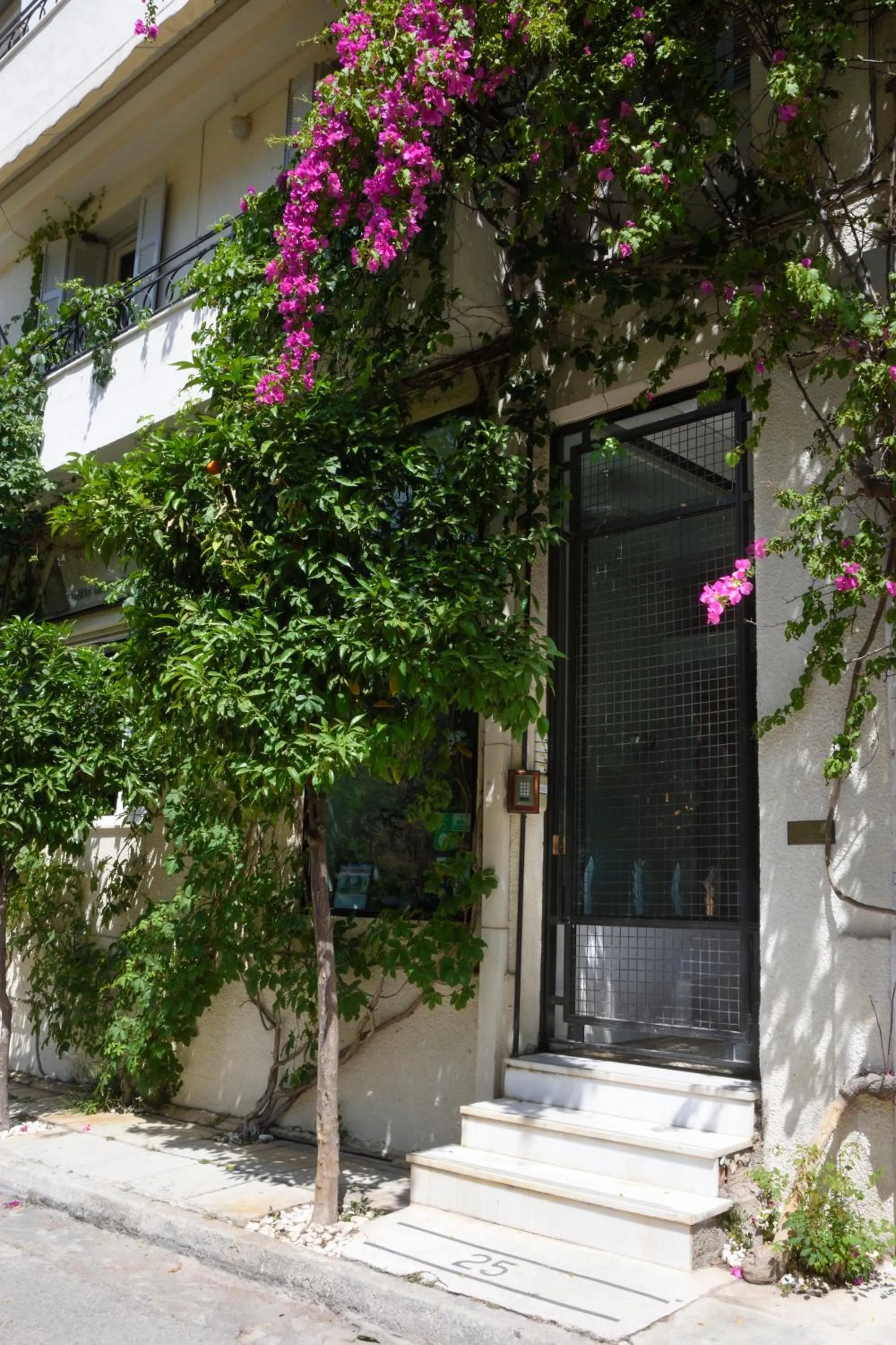 Facade/entrance in Athens Green Apartments