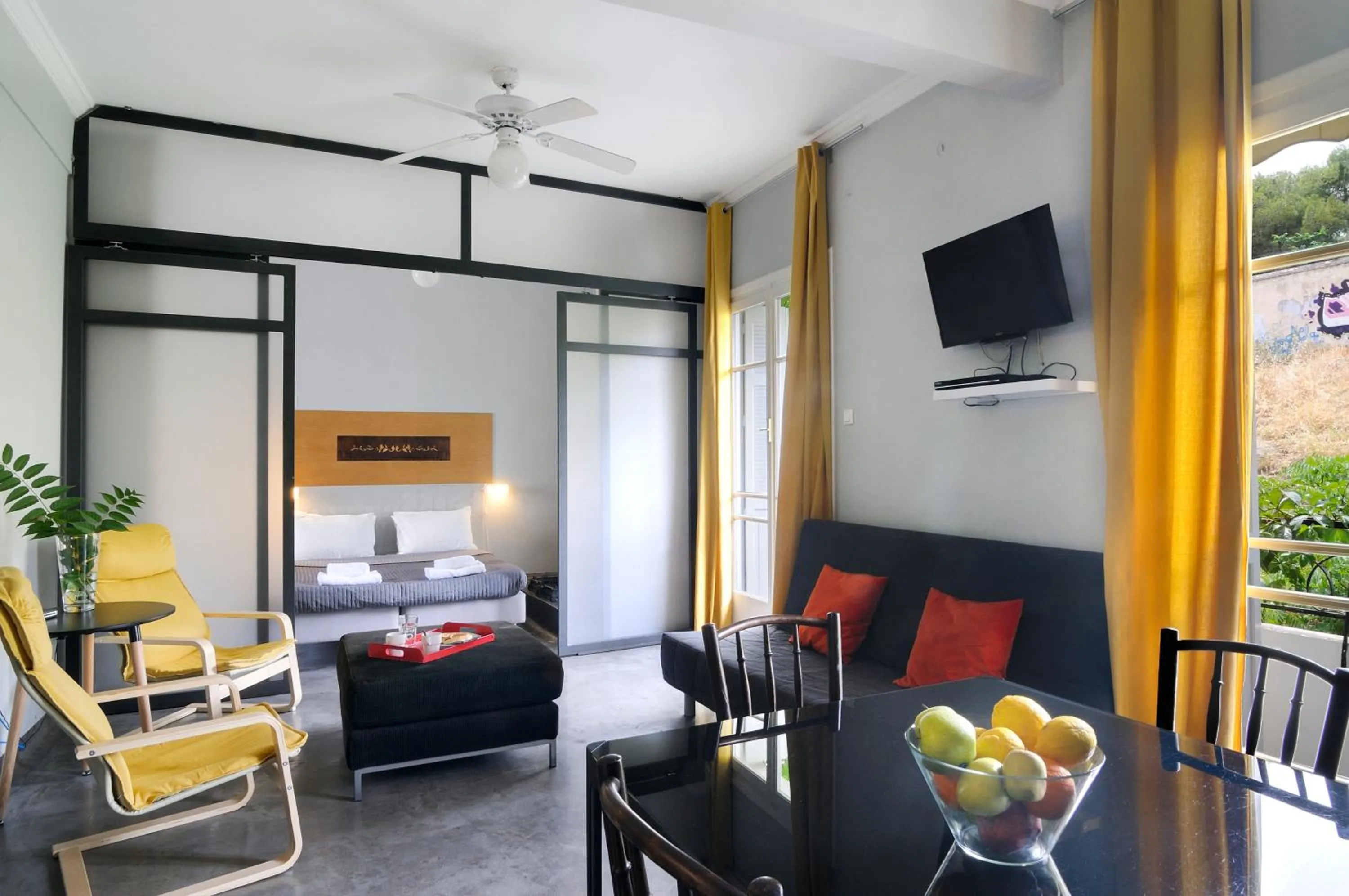 TV and multimedia in Athens Green Apartments