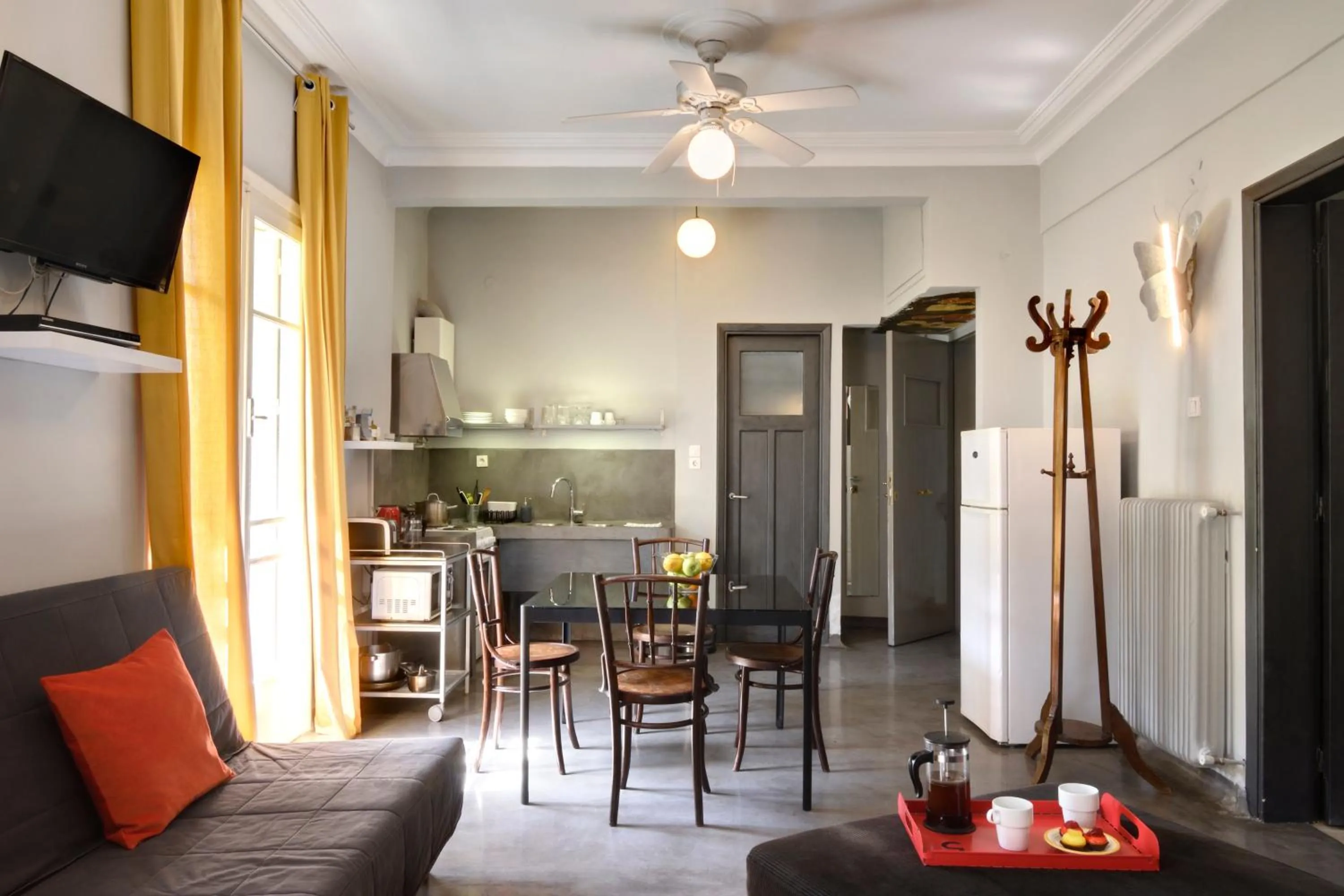 TV and multimedia in Athens Green Apartments